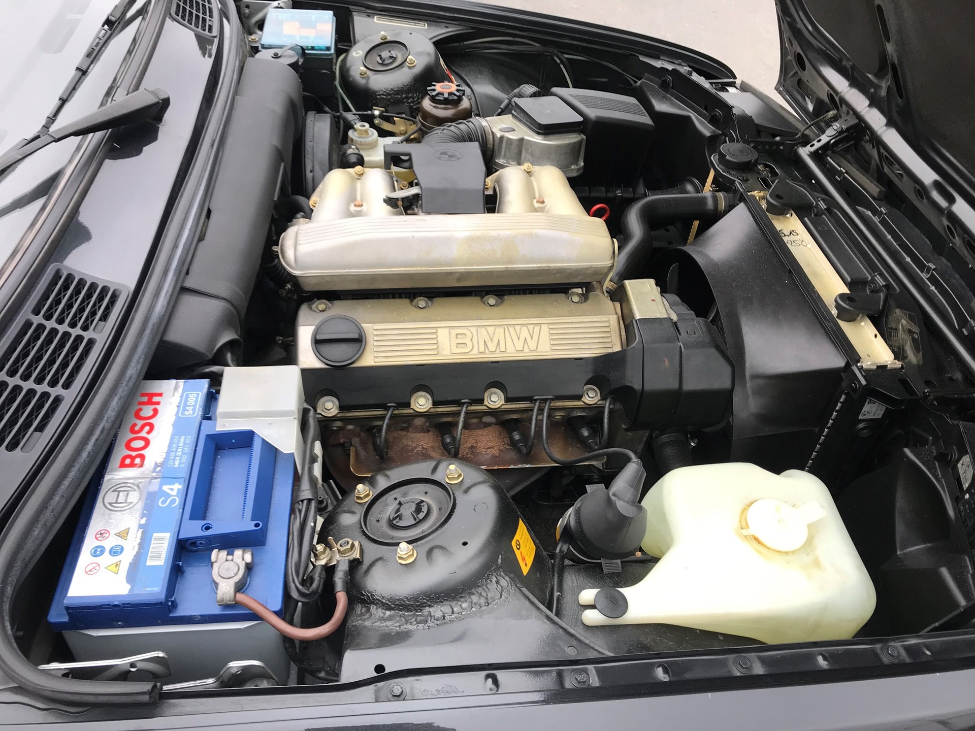 BMW 318i Cabrio-image-7