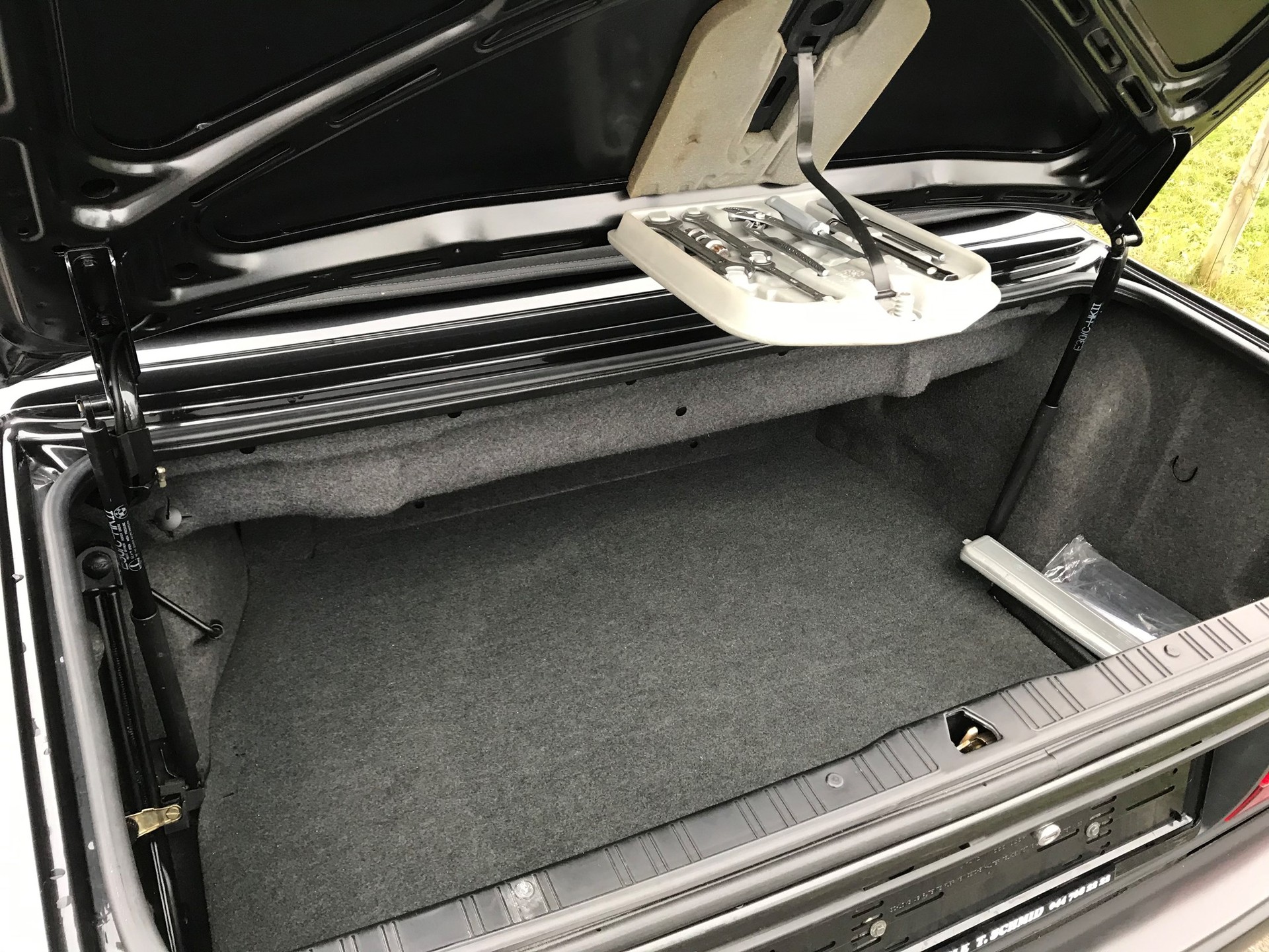 BMW 318i Cabrio-image-8