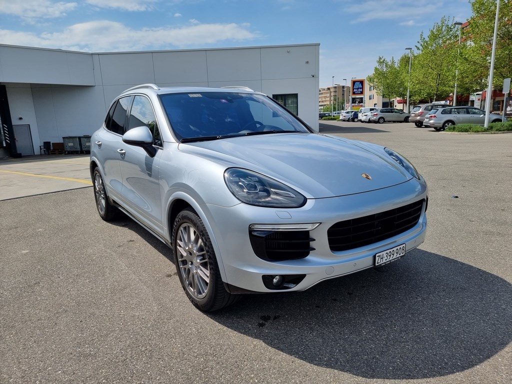 PORSCHE Cayenne S Diesel-image-11