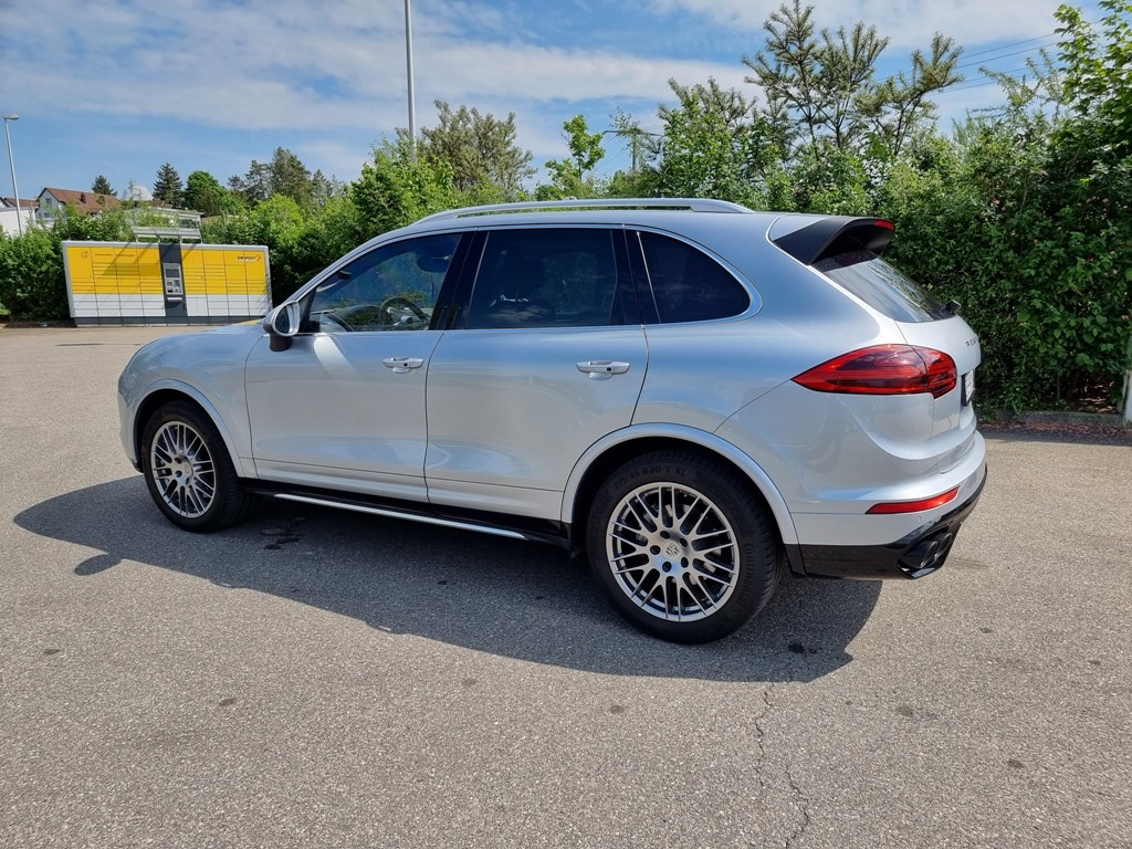 PORSCHE Cayenne S Diesel-showroom-element-3