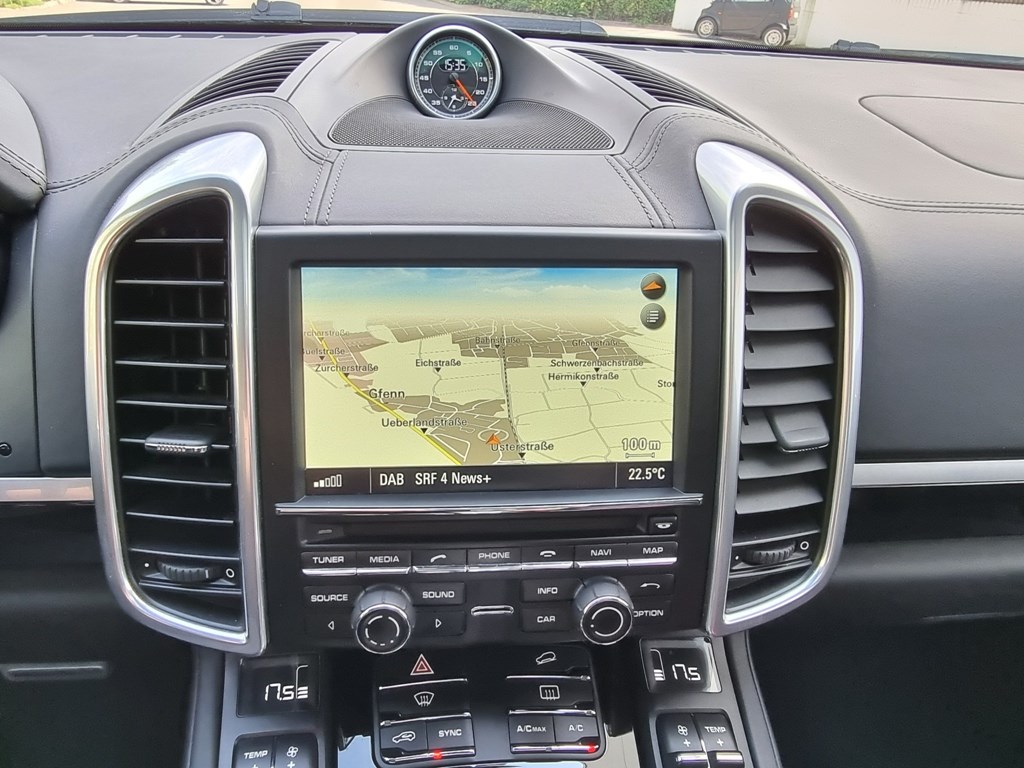 PORSCHE Cayenne S Diesel-image-21