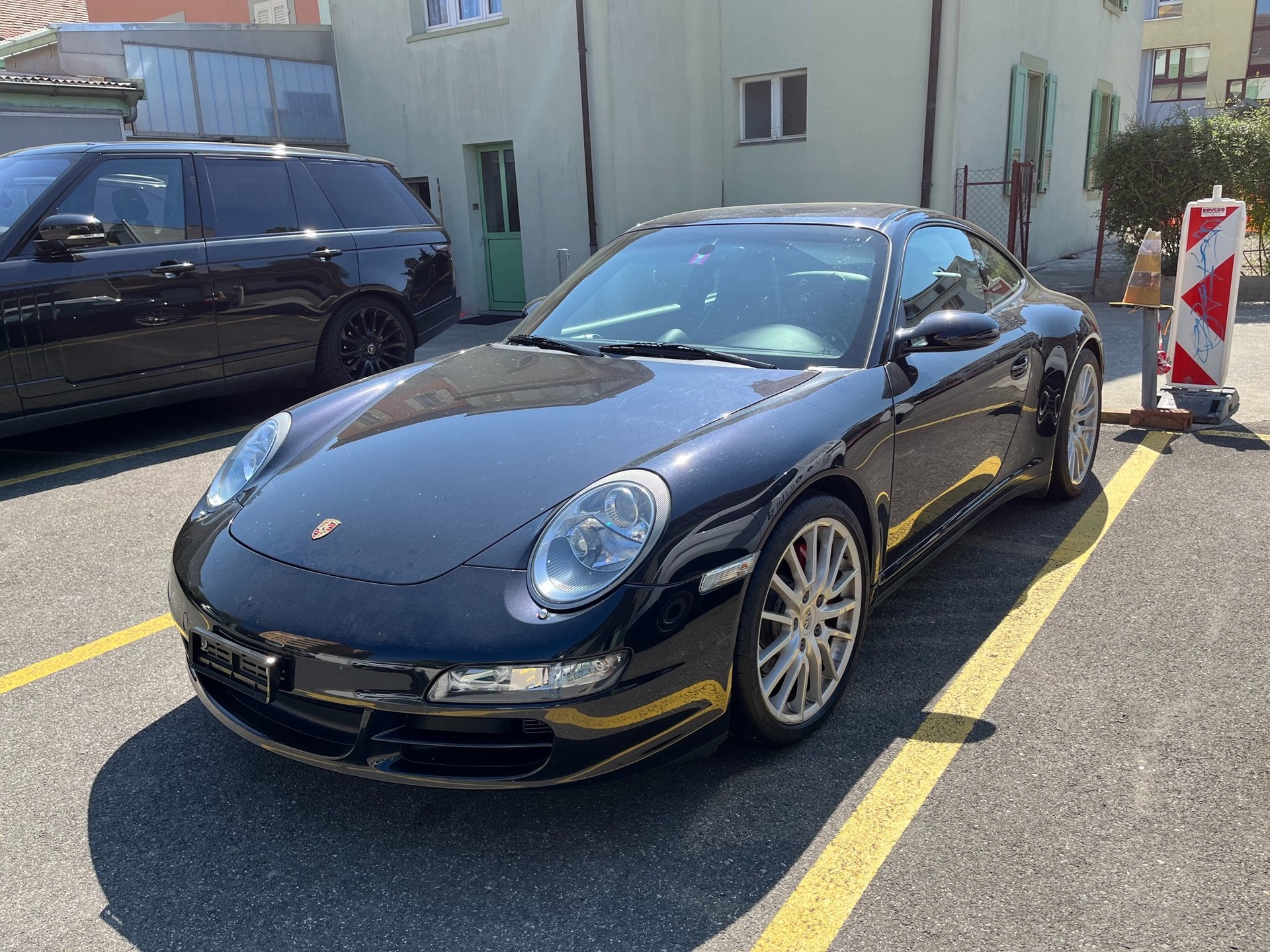 PORSCHE 911 Carrera 4S-image-1