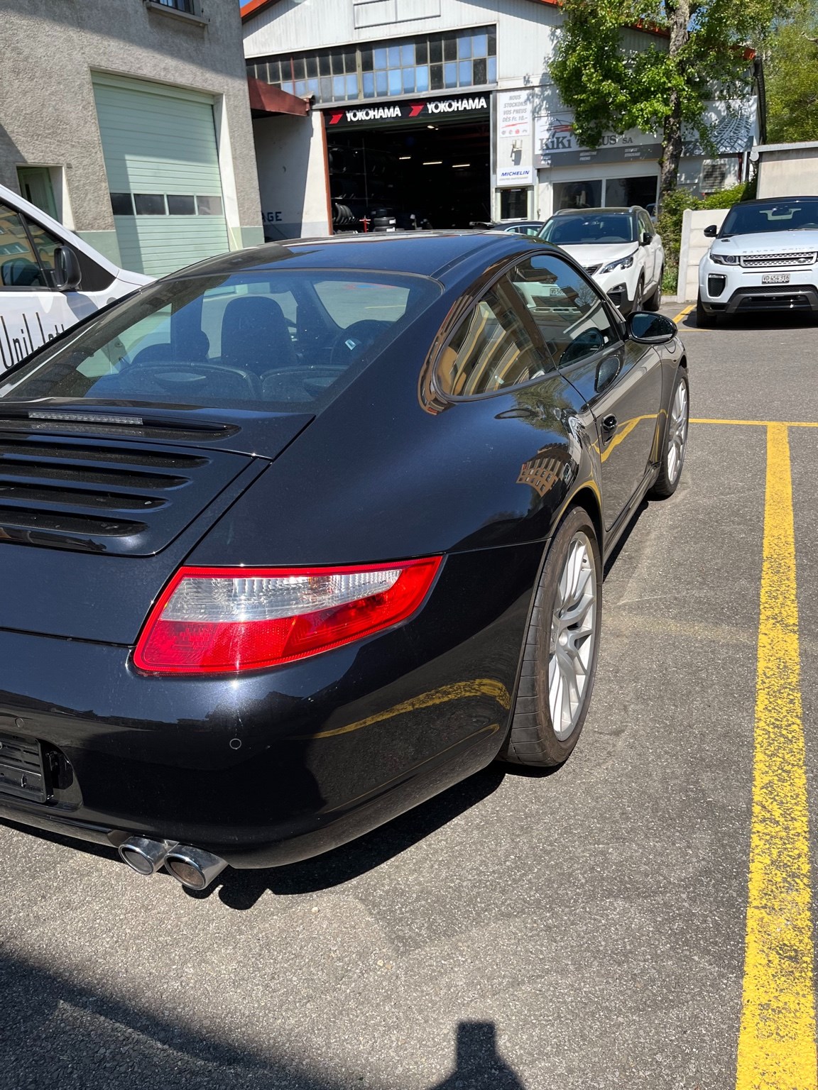PORSCHE 911 Carrera 4S-image-4