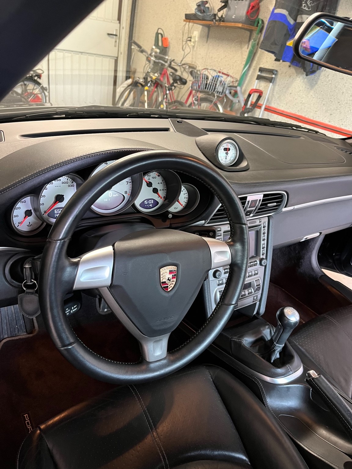 PORSCHE 911 Carrera 4S-image-6