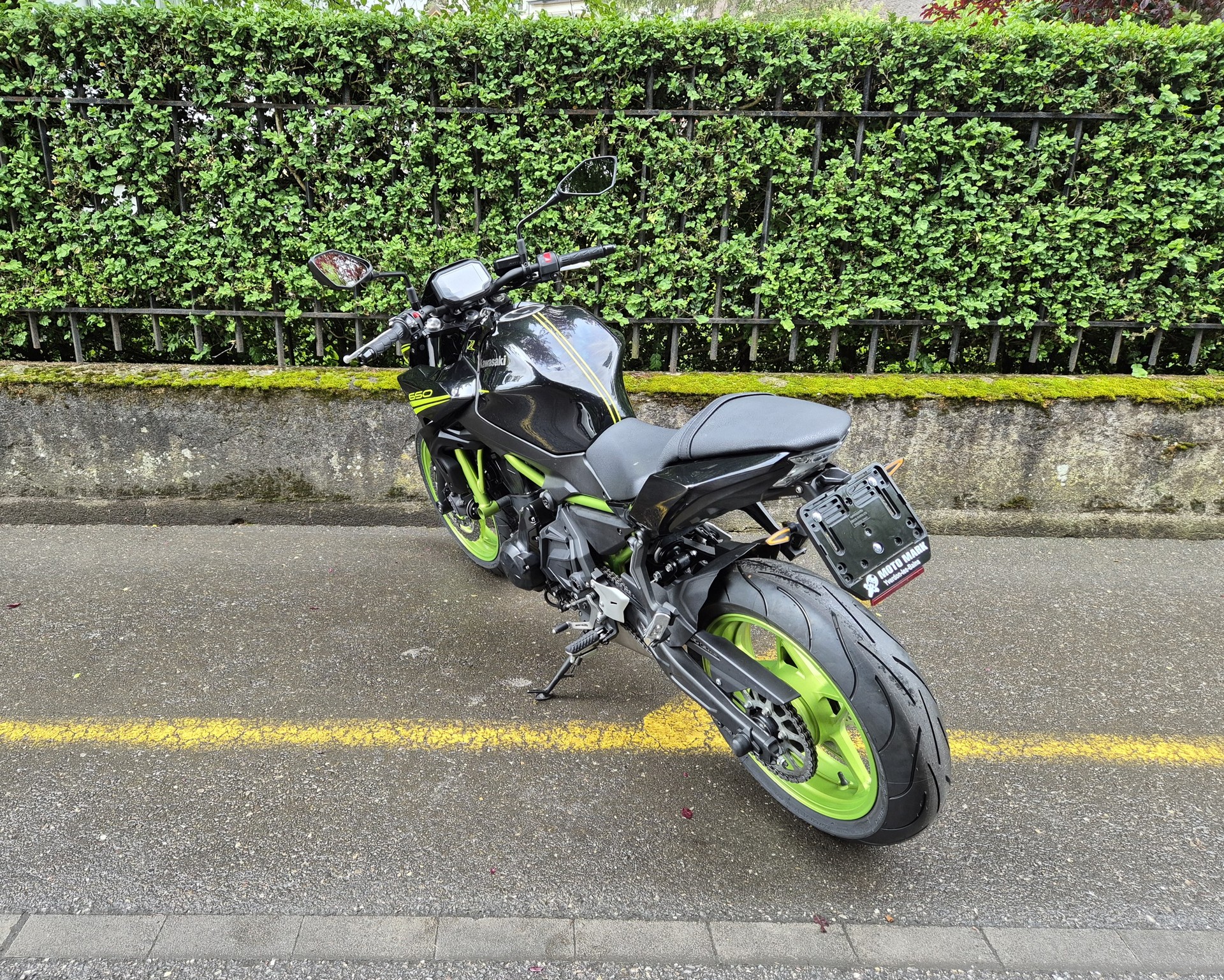 KAWASAKI Z 650-showroom-element-3