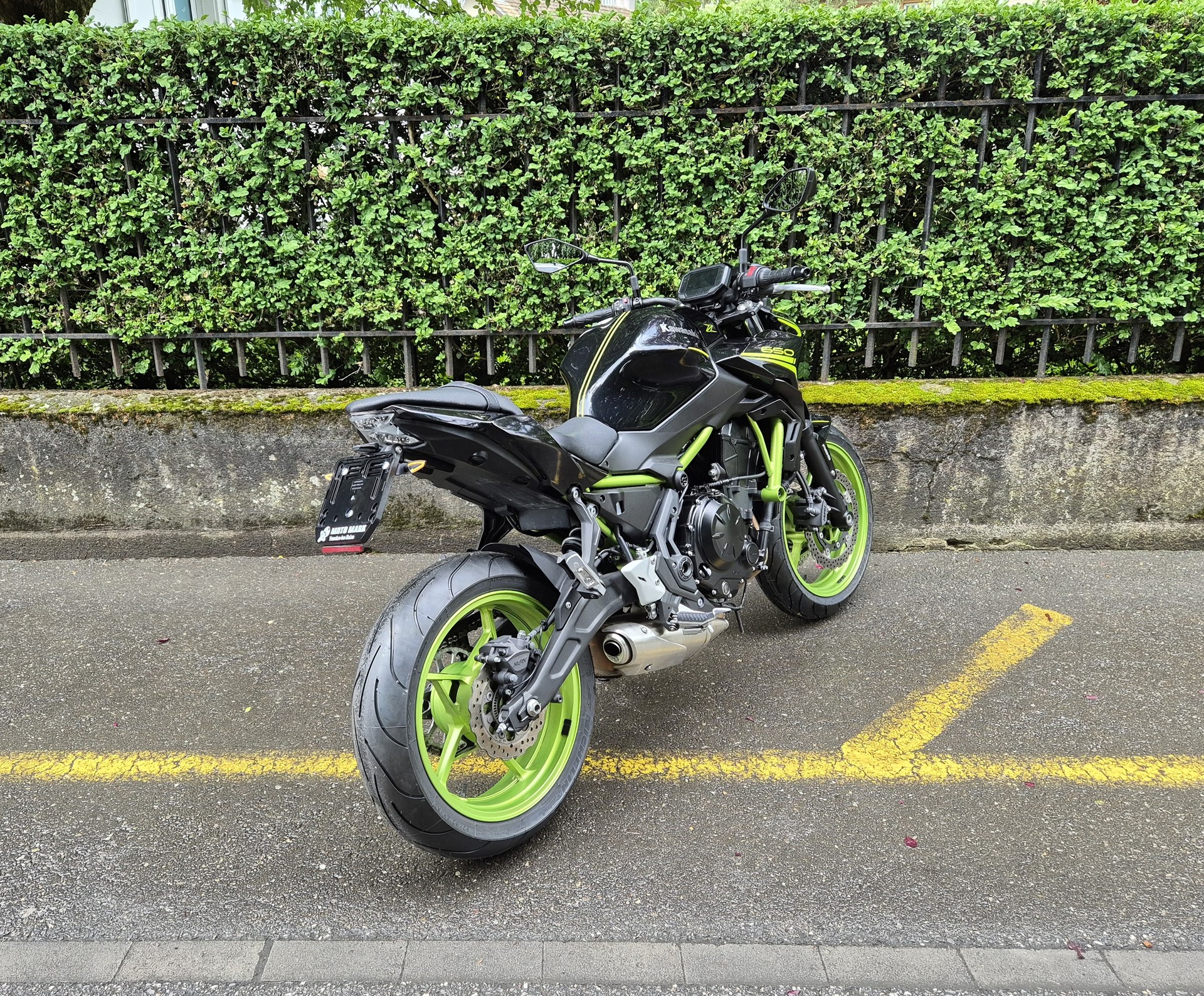 KAWASAKI Z 650-showroom-element-2