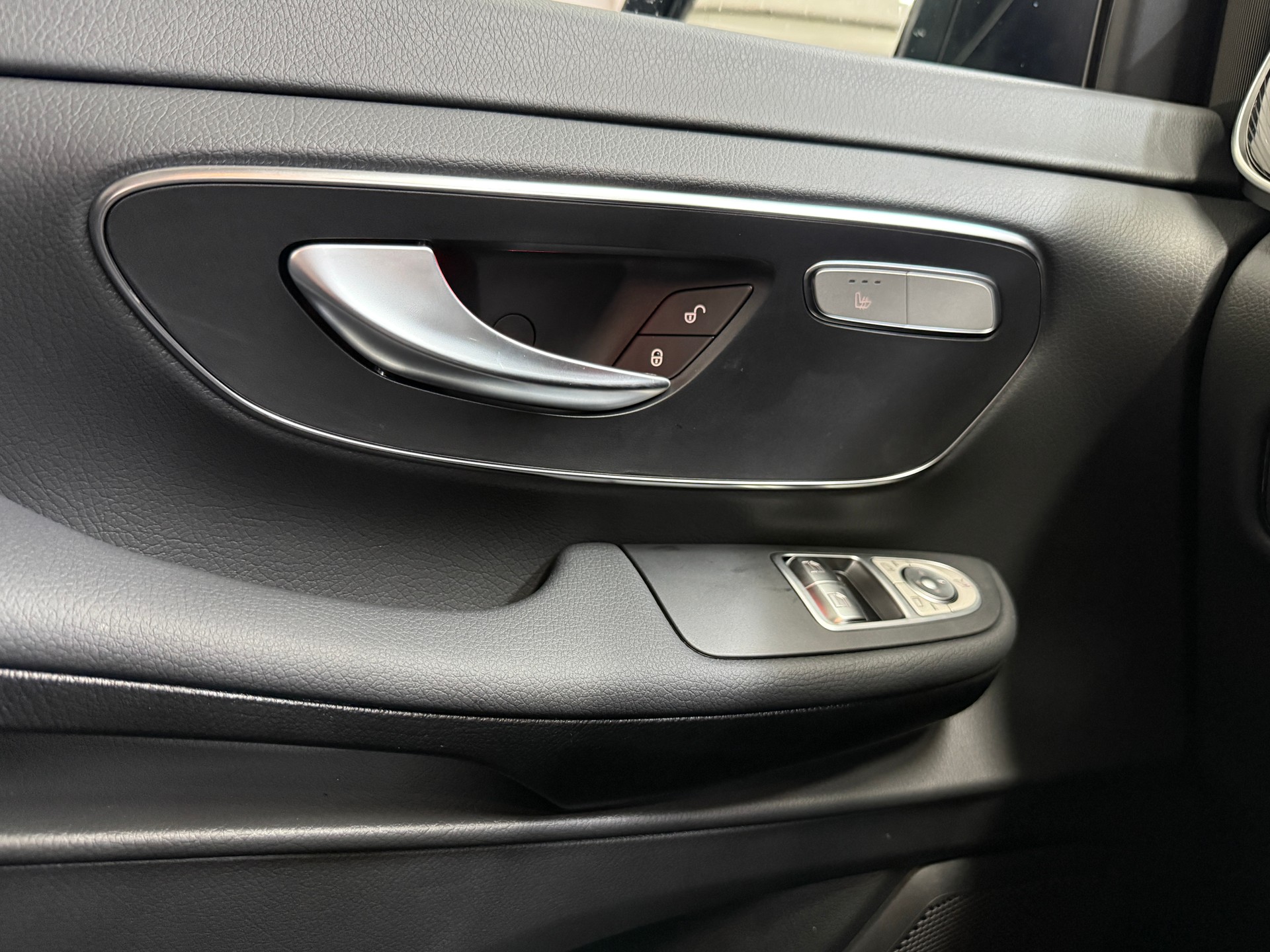 MERCEDES-BENZ V 250 d 4MATIC STYLE 3200mm L-image-15