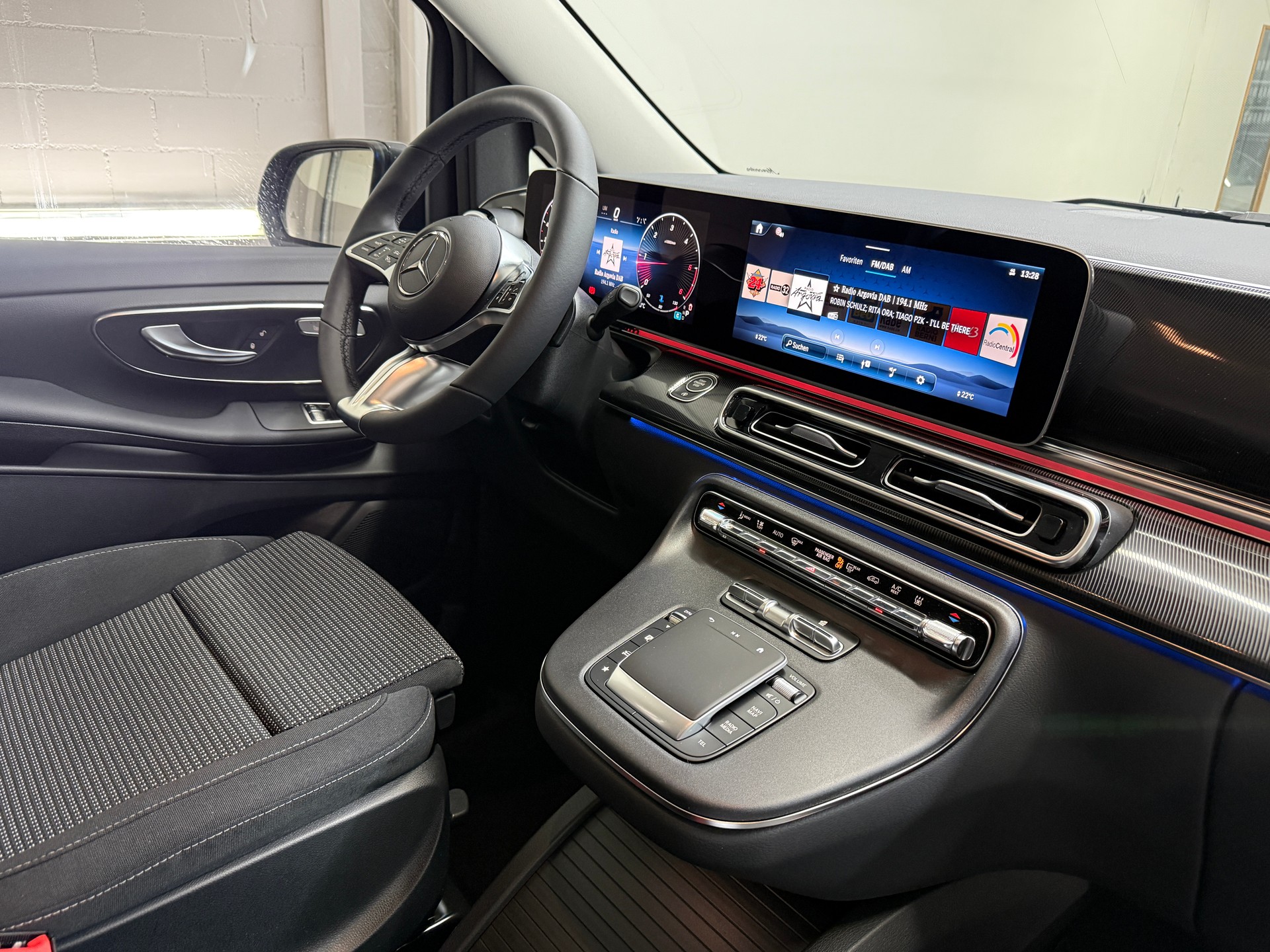 MERCEDES-BENZ V 250 d 4MATIC STYLE 3200mm L-image-10
