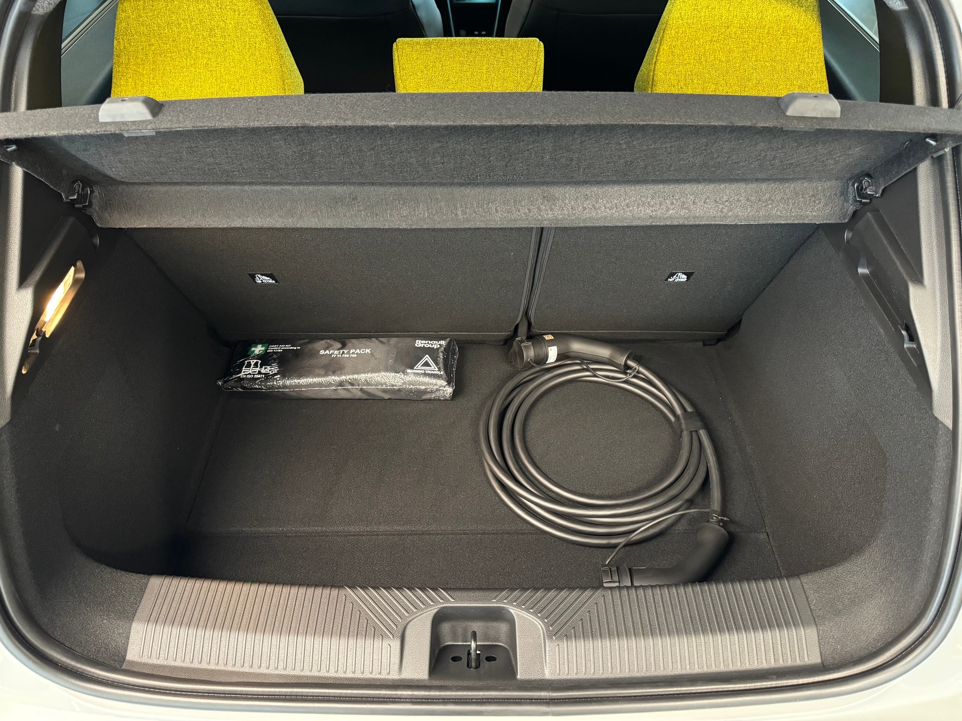 RENAULT R5 E-TECH 100% ELECTRIC iconic five 150PS Comfort Range-image-18