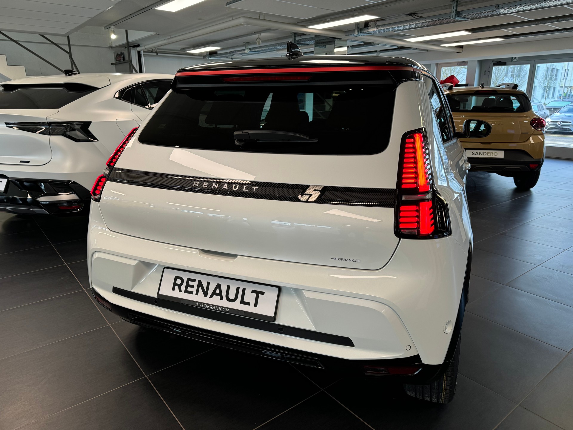 RENAULT R5 E-TECH 100% ELECTRIC iconic five 150PS Comfort Range-image-5