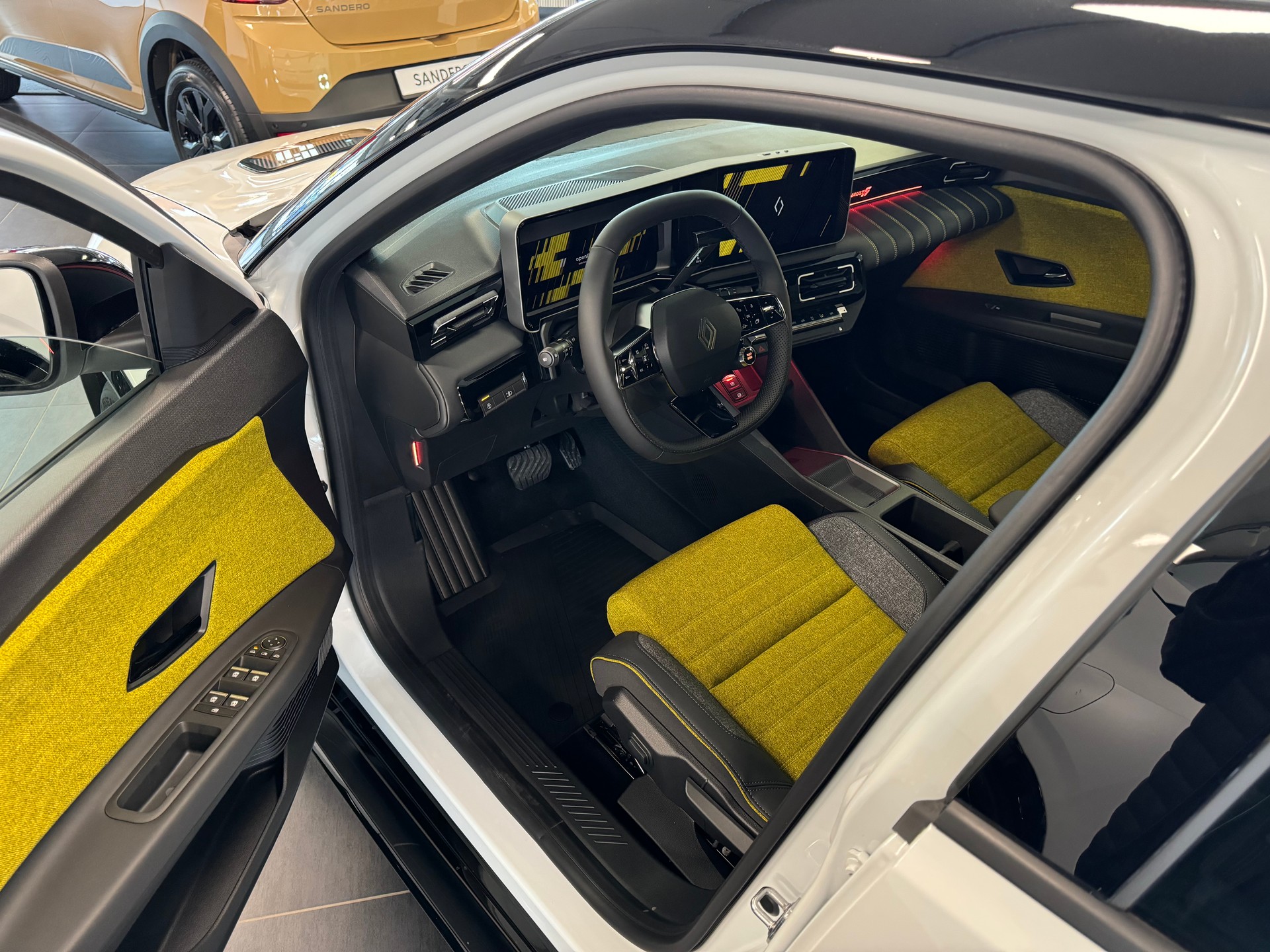 RENAULT R5 E-TECH 100% ELECTRIC iconic five 150PS Comfort Range-image-6
