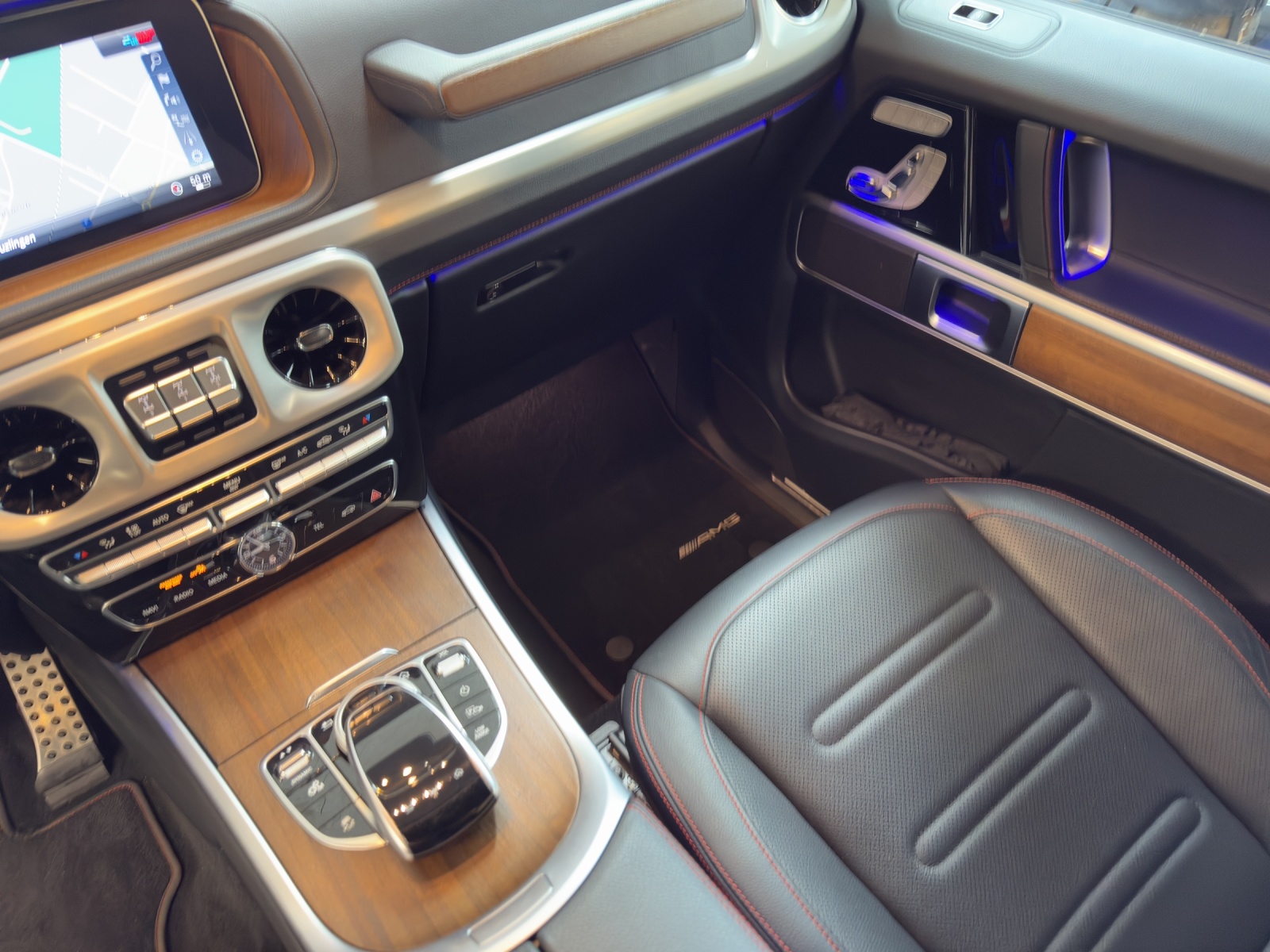 MERCEDES-BENZ G 500 AMG Line-image-11