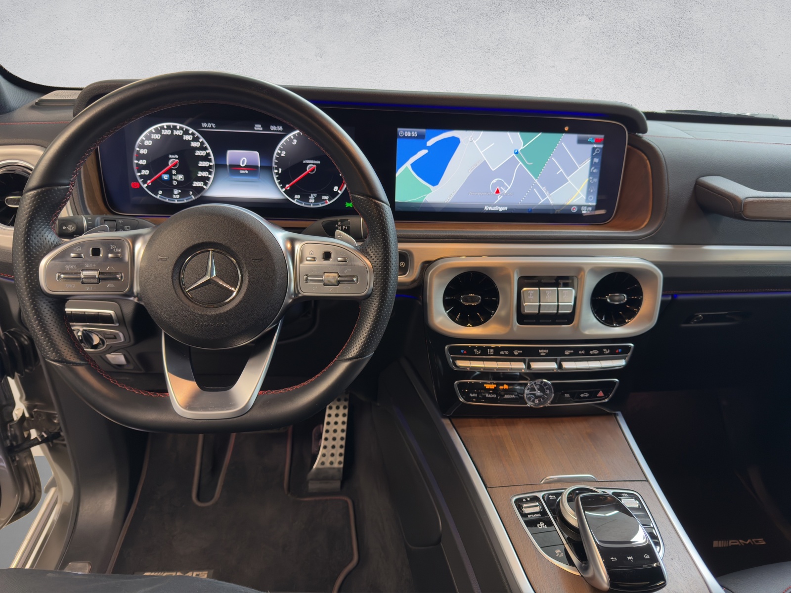 MERCEDES-BENZ G 500 AMG Line-image-14