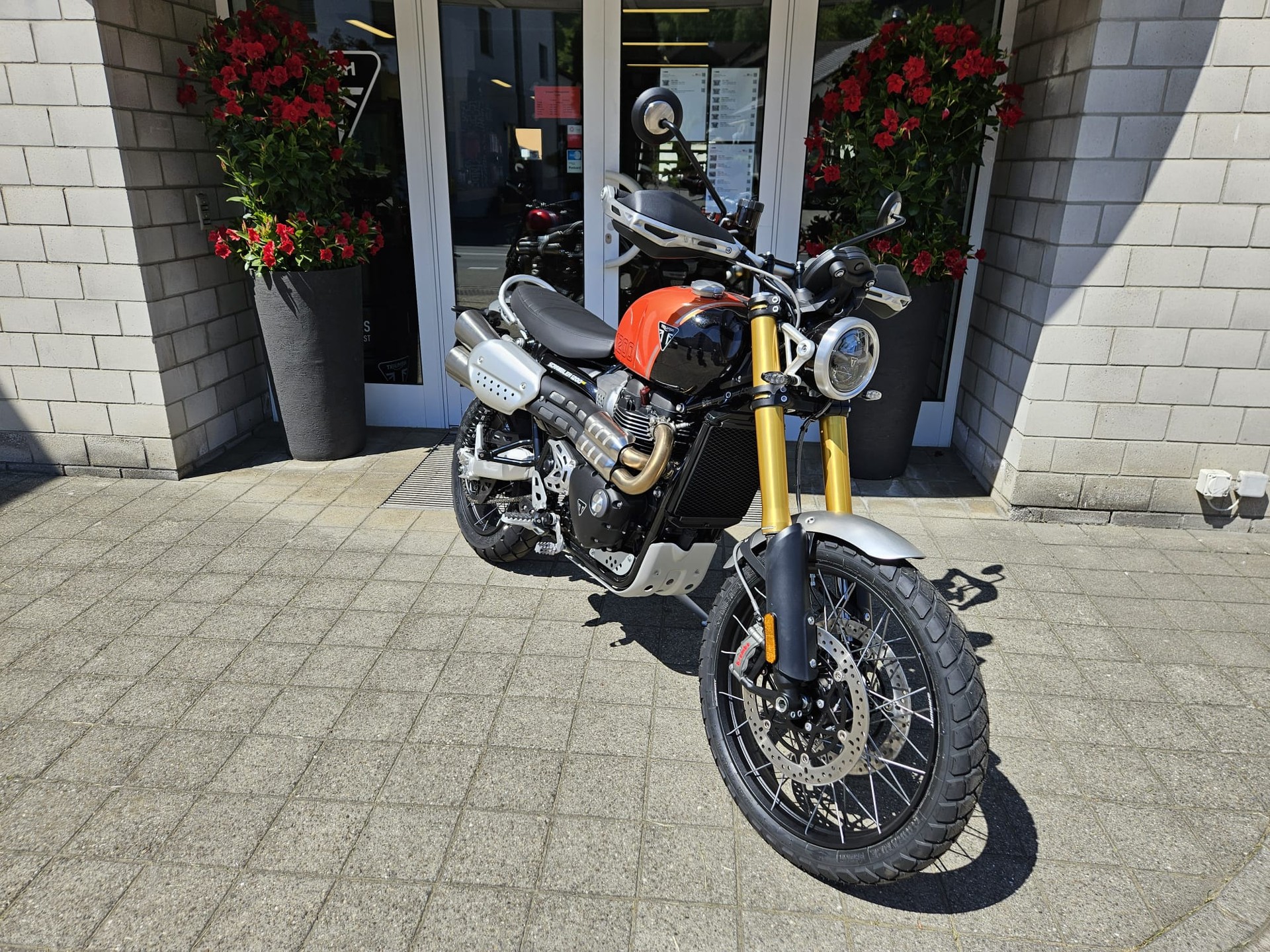 TRIUMPH Scrambler 1200 XE-showroom-element-3