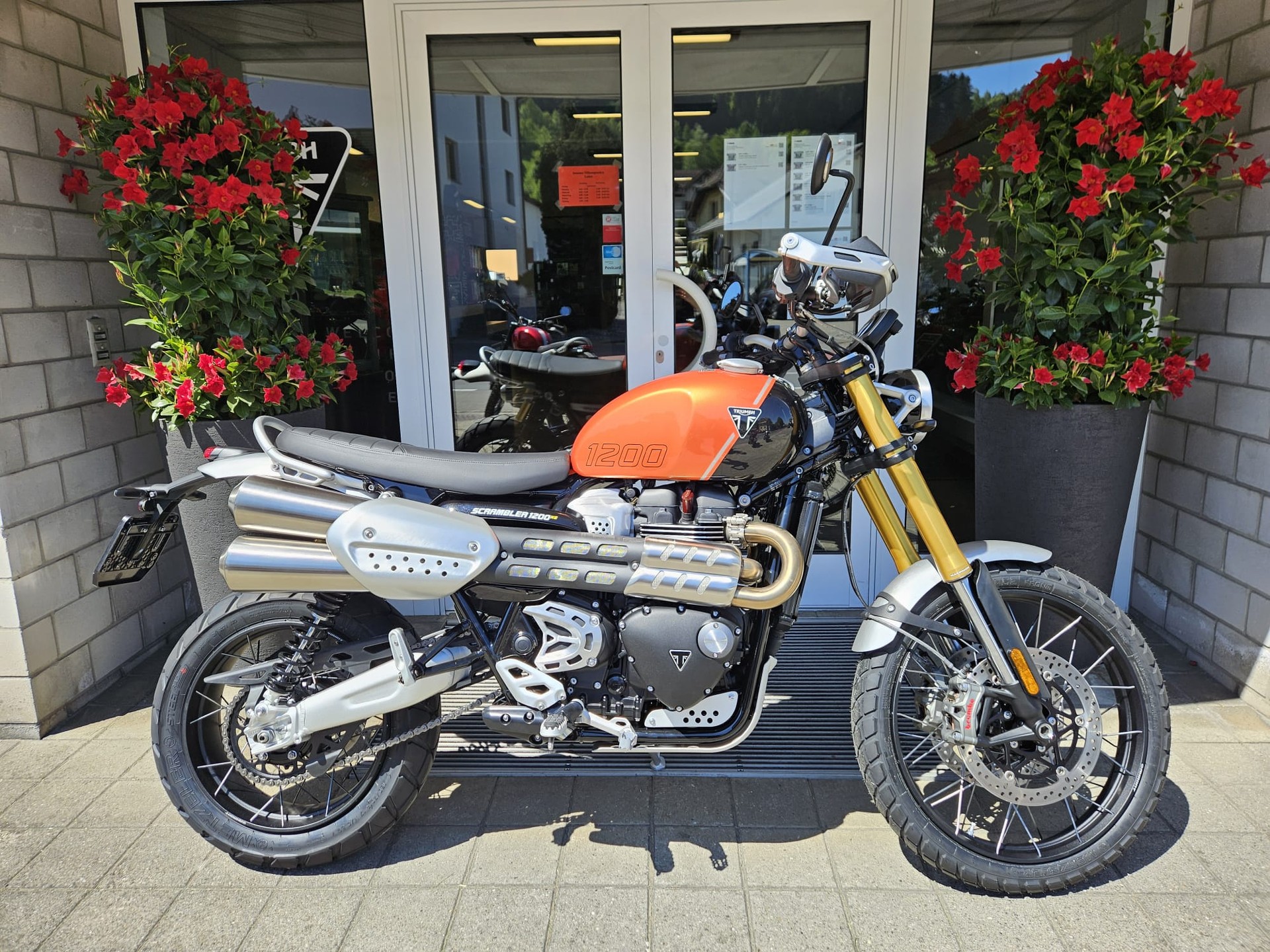 TRIUMPH Scrambler 1200 XE-showroom-element-2