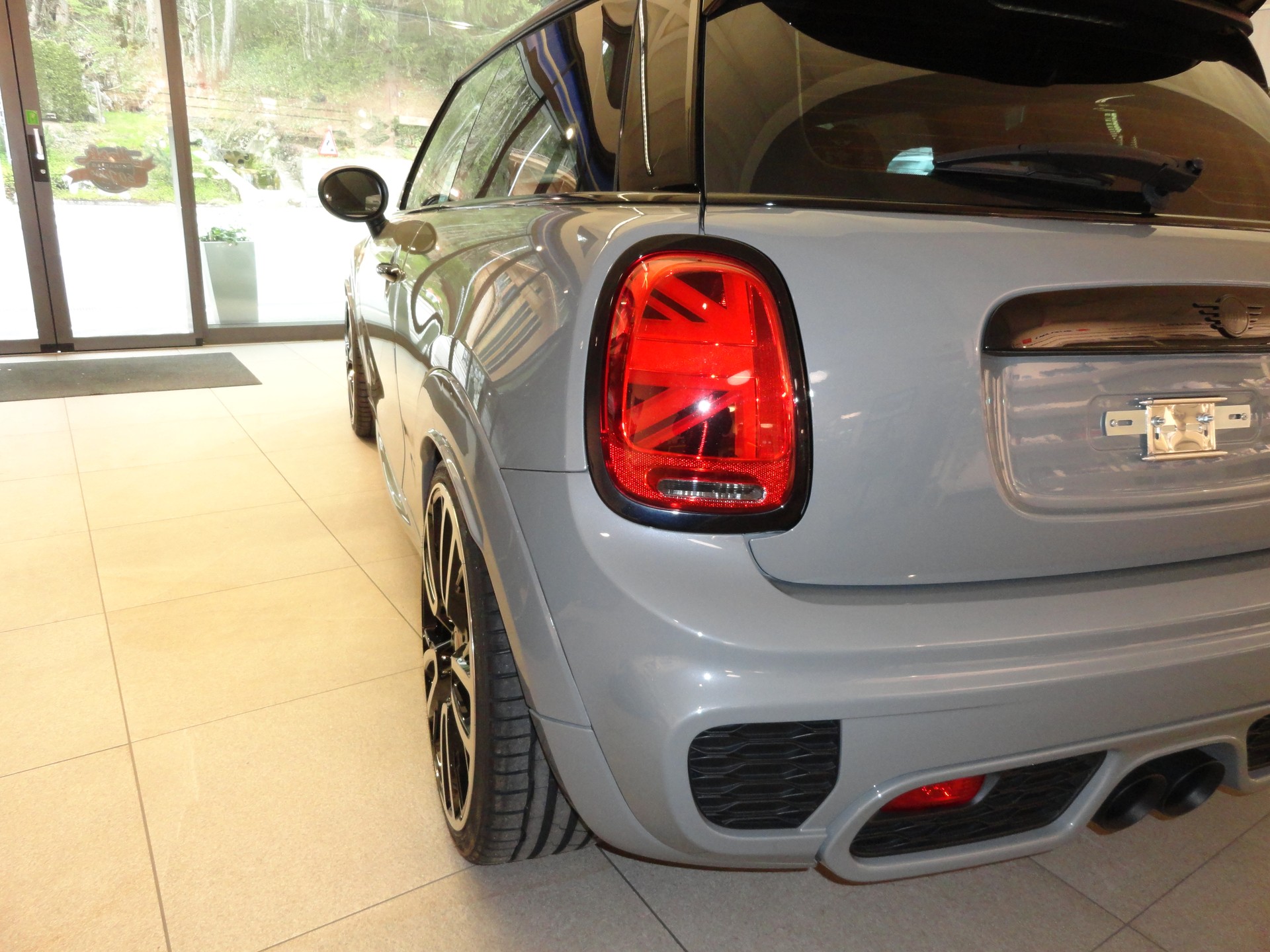MINI Cooper John Cooper Works-image-2