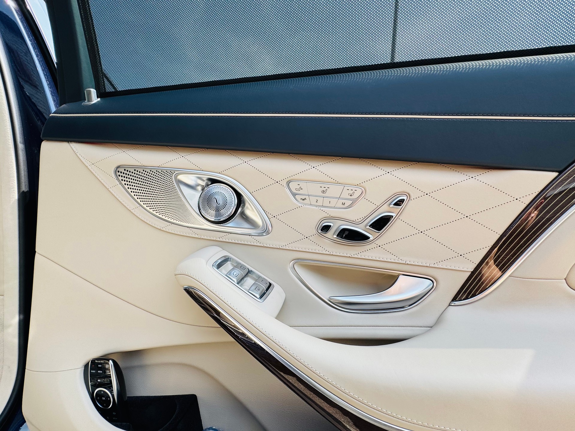 MERCEDES-BENZ S 560 Maybach Exclusive 4Matic 9G-Tronic First Class-image-11