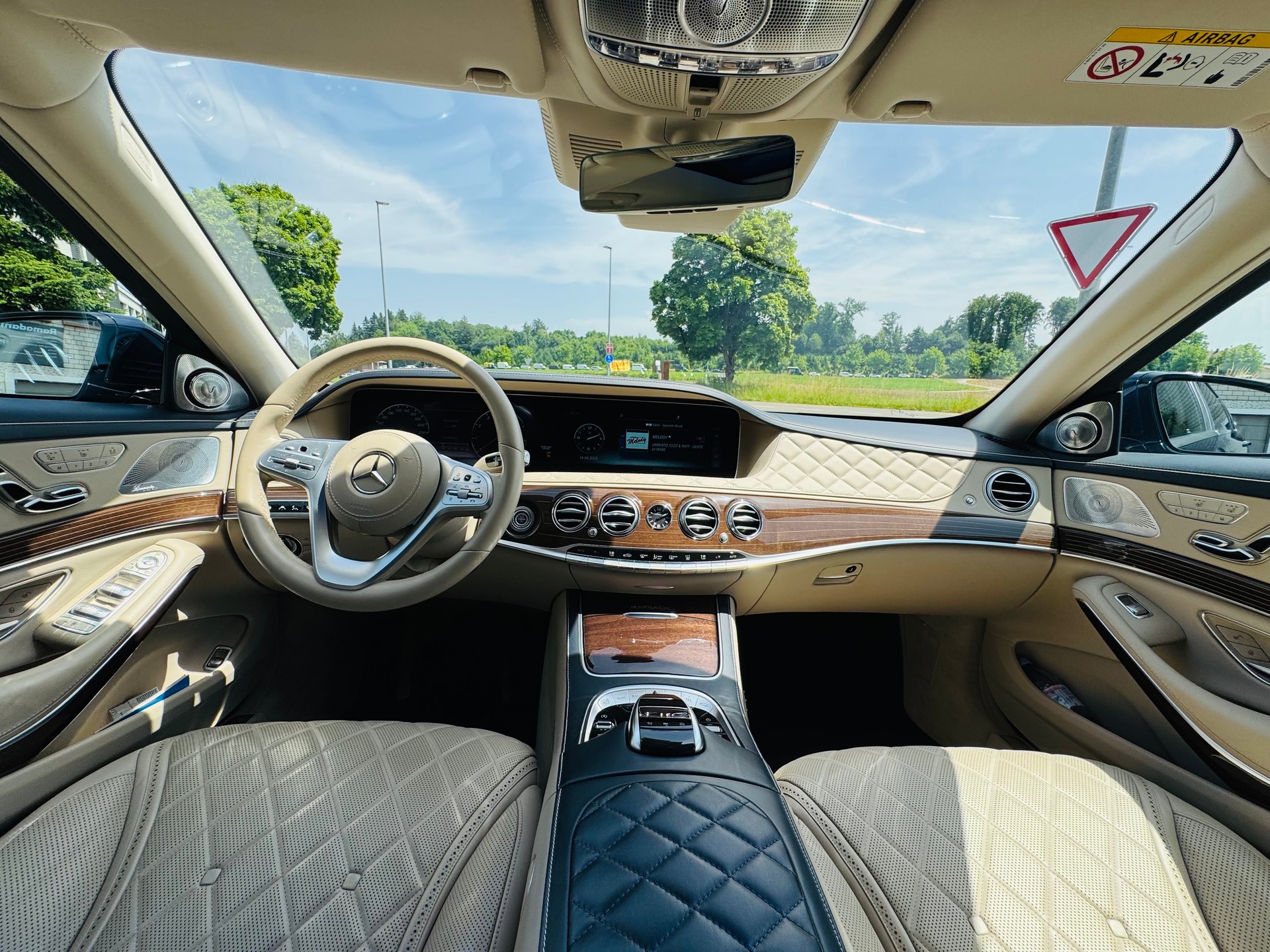 MERCEDES-BENZ S 560 Maybach Exclusive 4Matic 9G-Tronic First Class-image-9