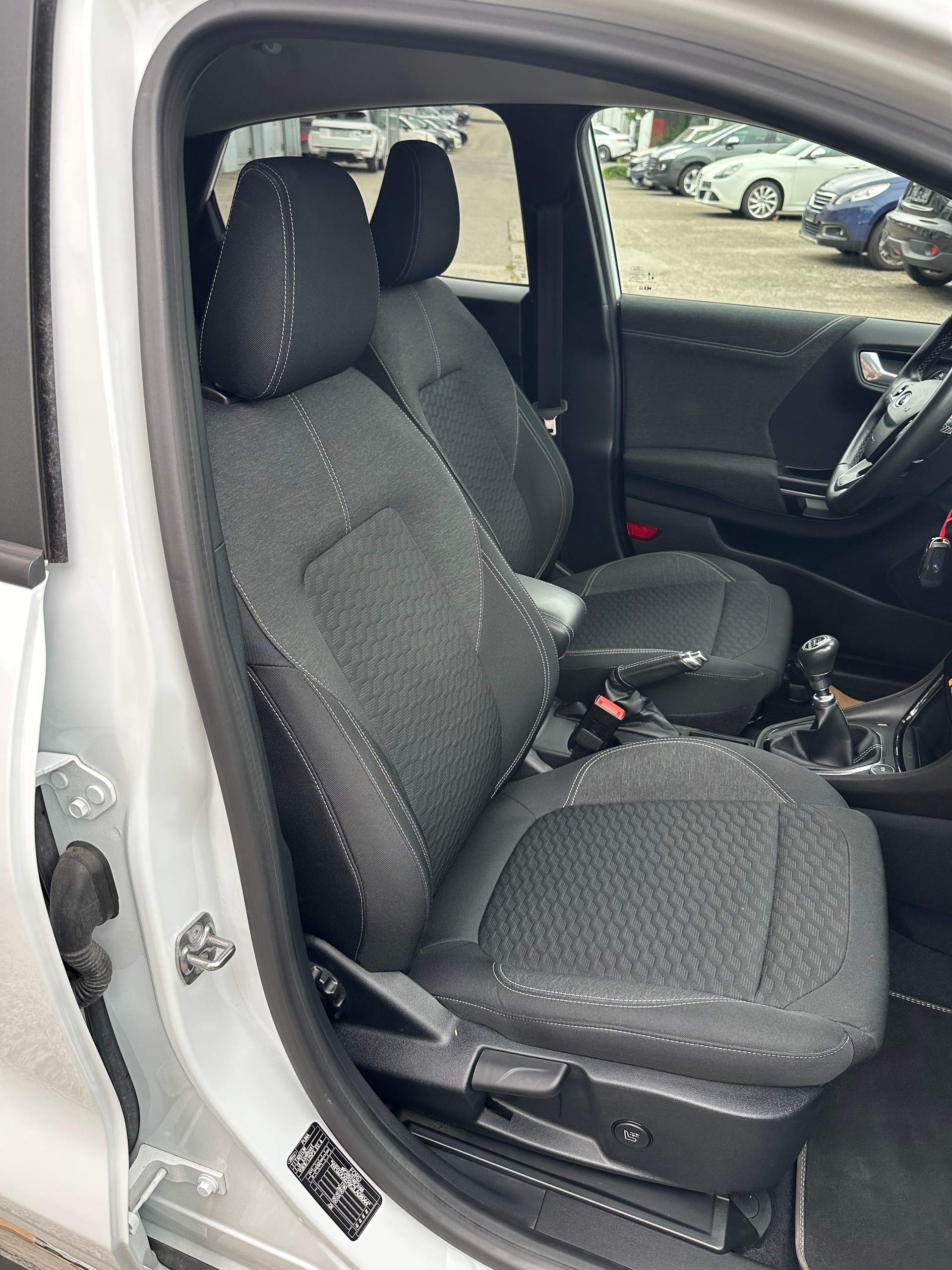 FORD Puma 1.0 MHEV Titanium-image-17