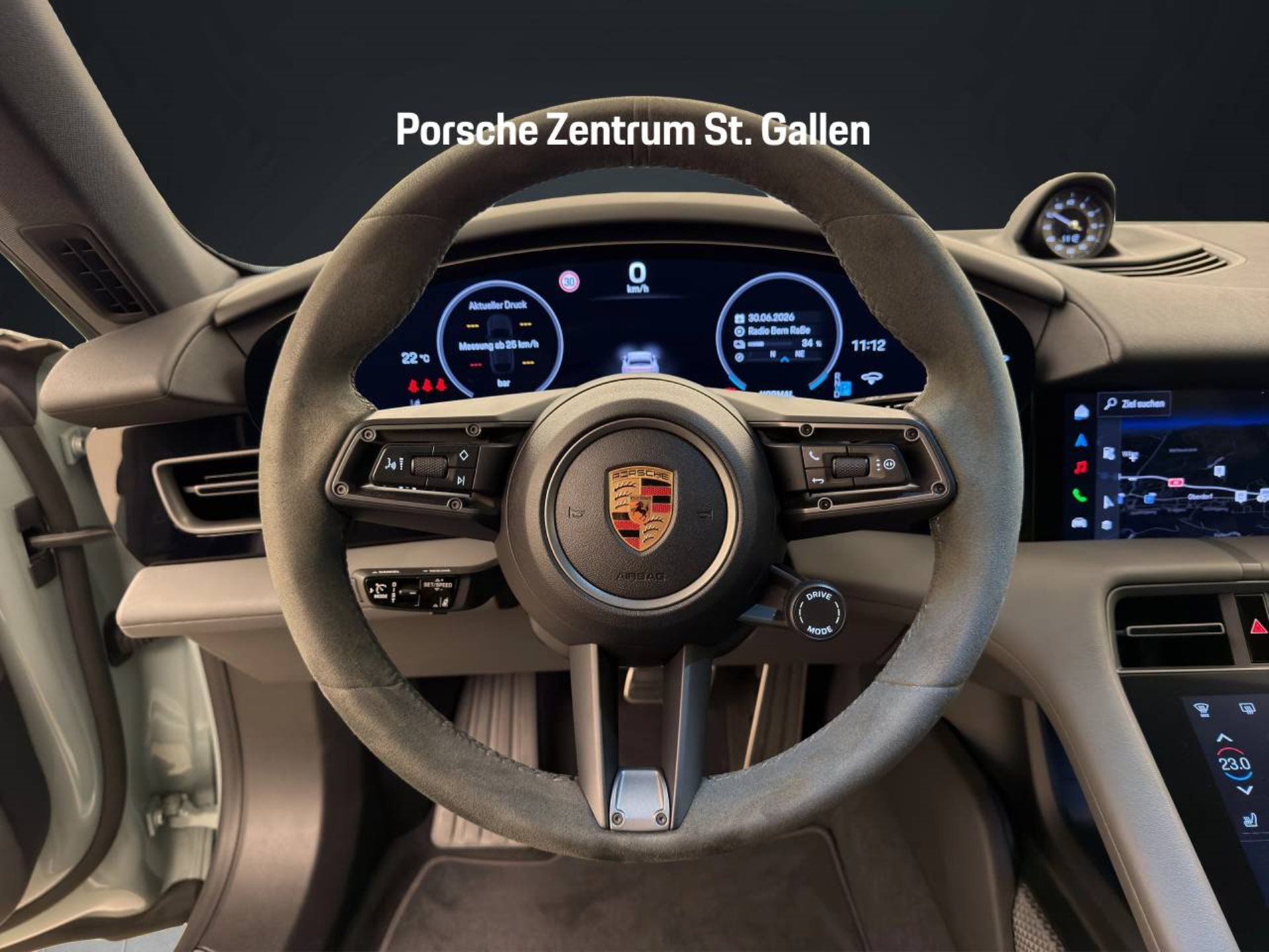 PORSCHE Taycan 4 Cross Turismo-image-12
