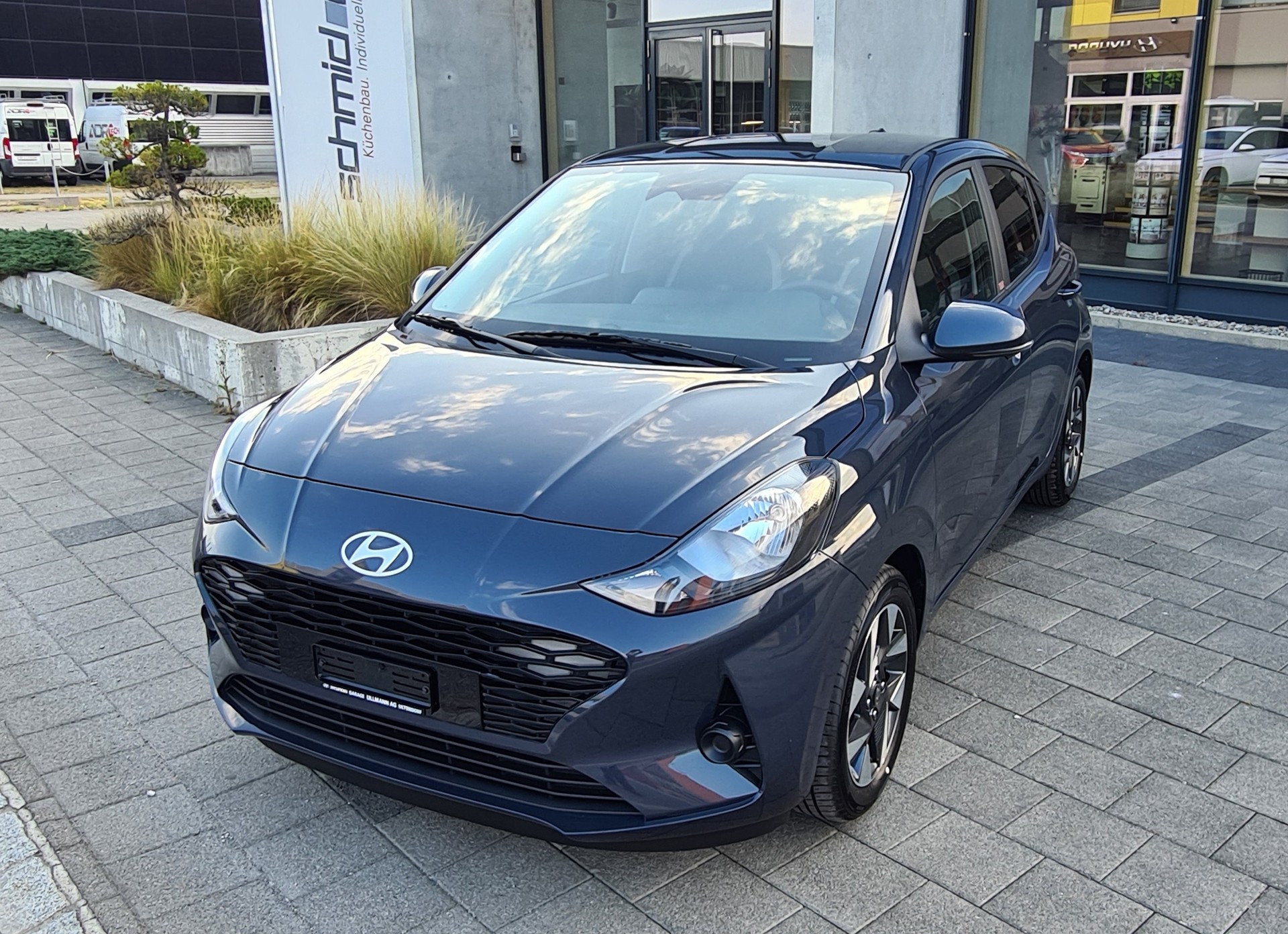 HYUNDAI i10 1.2 Amplia Aut.-image-0