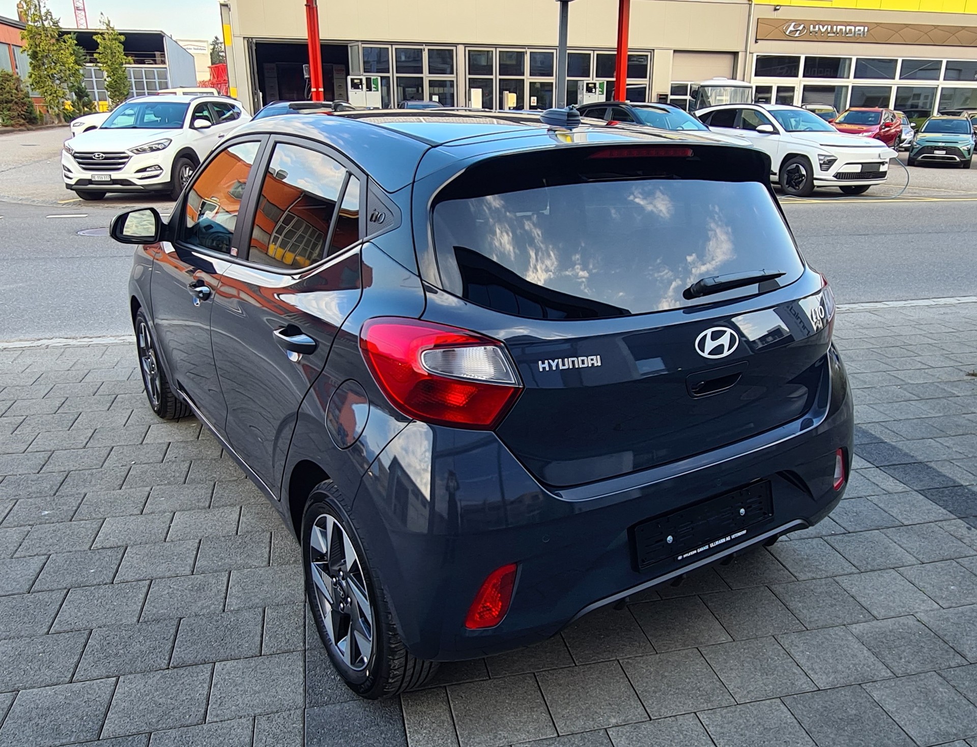 HYUNDAI i10 1.2 Amplia Aut.-image-5