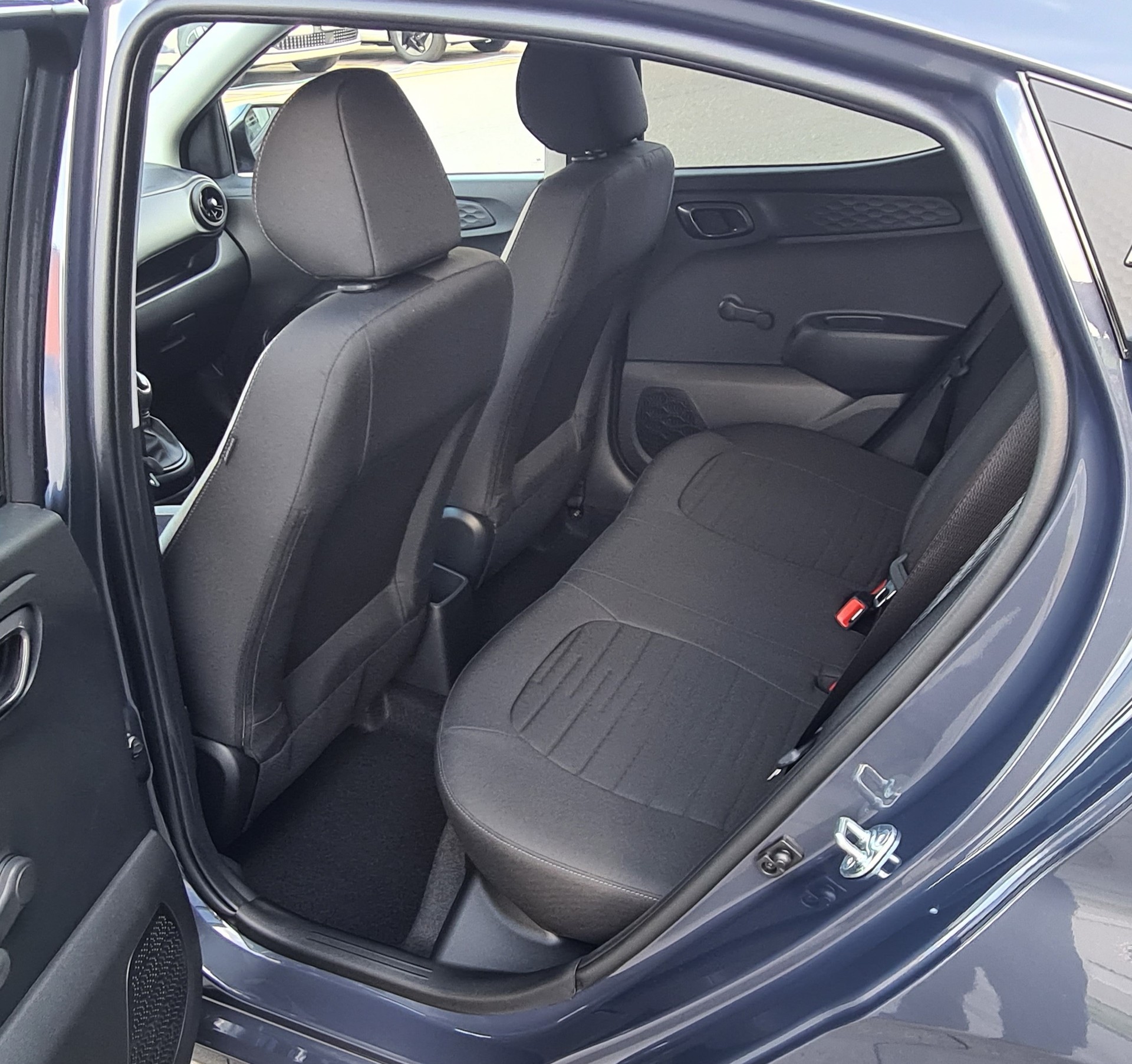 HYUNDAI i10 1.2 Amplia Aut.-image-10
