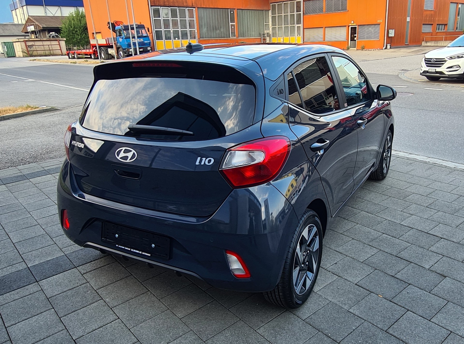 HYUNDAI i10 1.2 Amplia Aut.-image-4