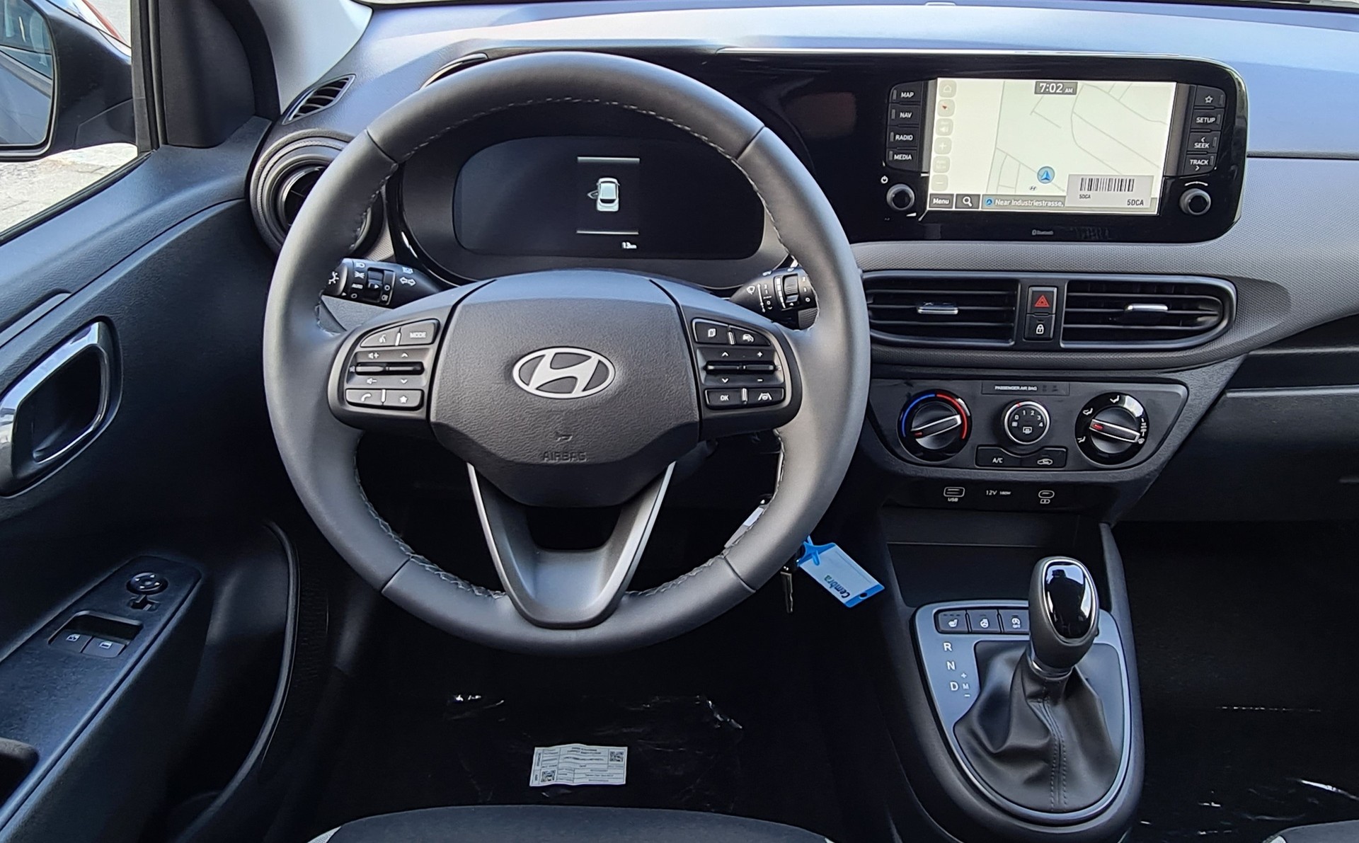 HYUNDAI i10 1.2 Amplia Aut.-image-12