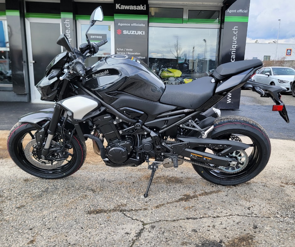 KAWASAKI Z 900-image-7