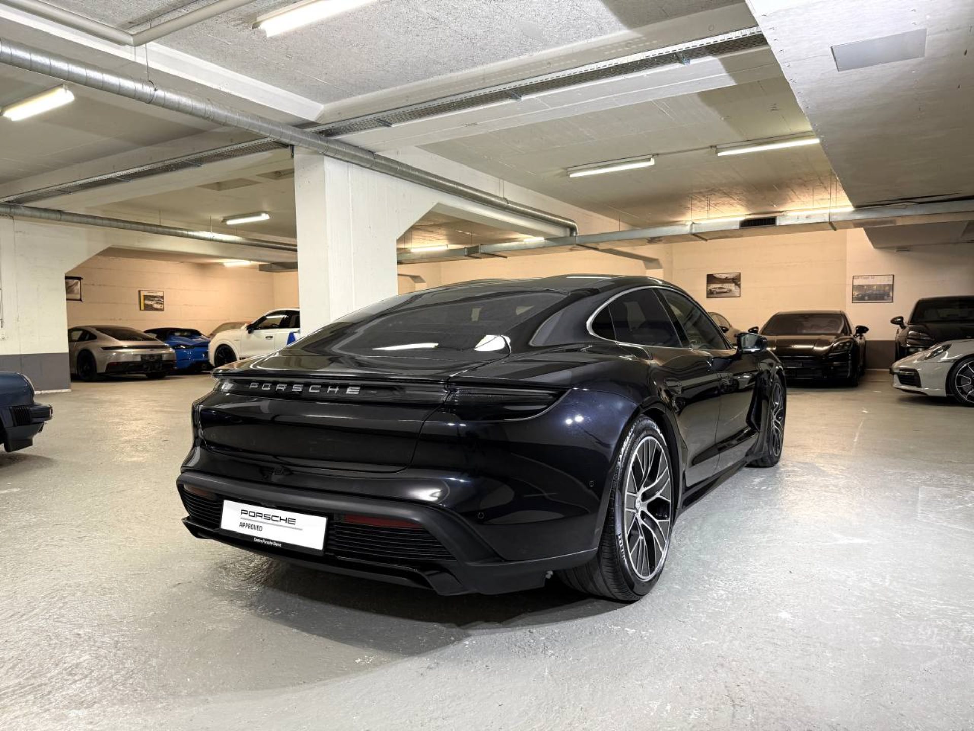 PORSCHE Taycan Turbo-image-6