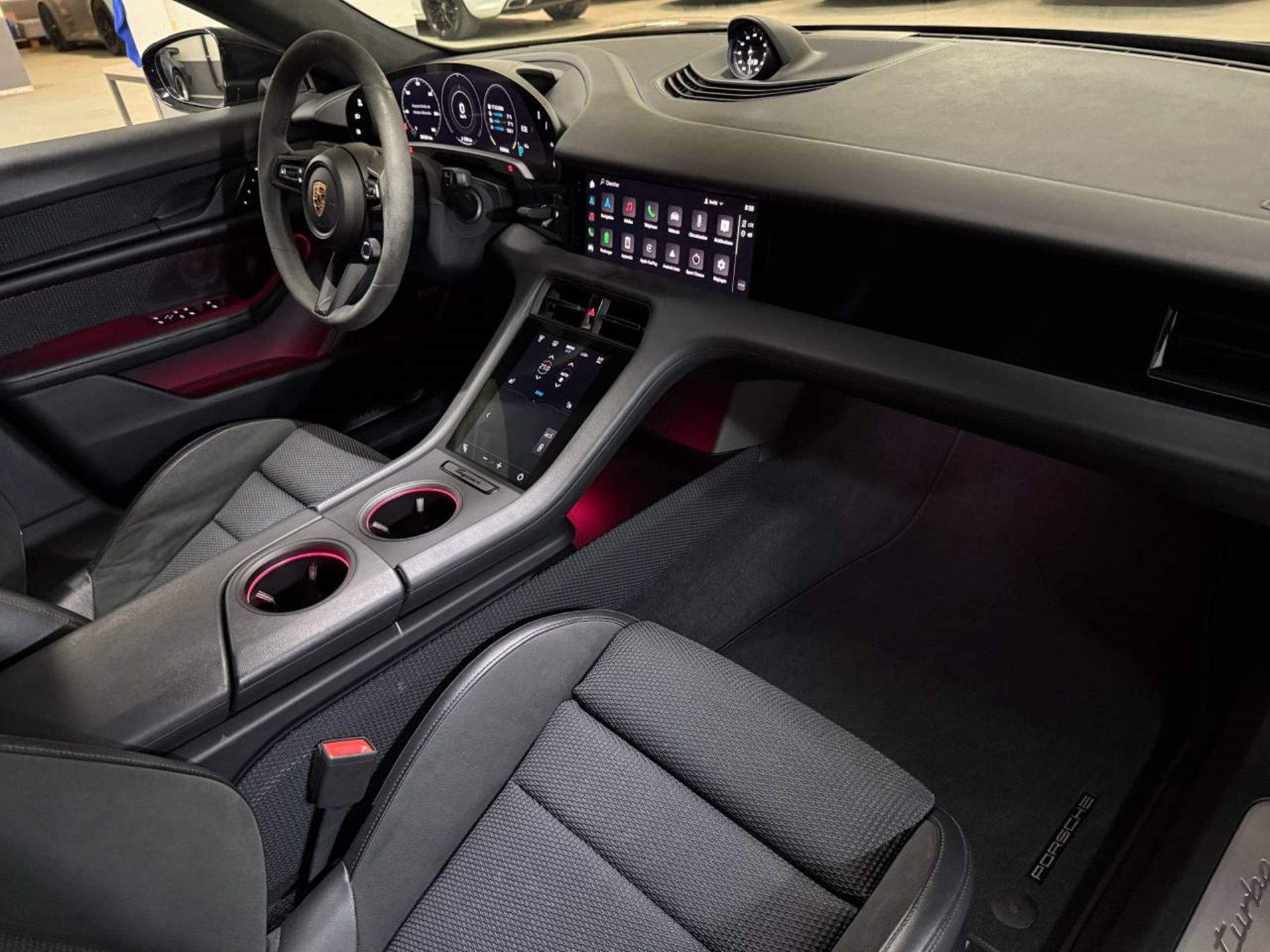 PORSCHE Taycan Turbo-image-13