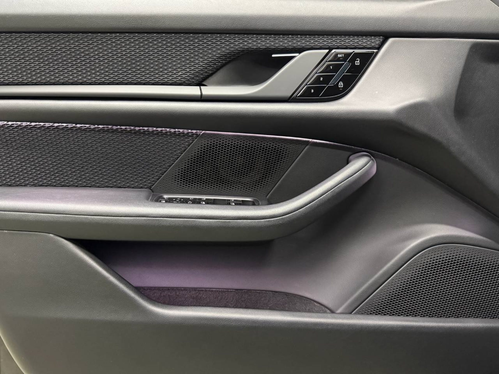 PORSCHE Taycan Turbo-image-21