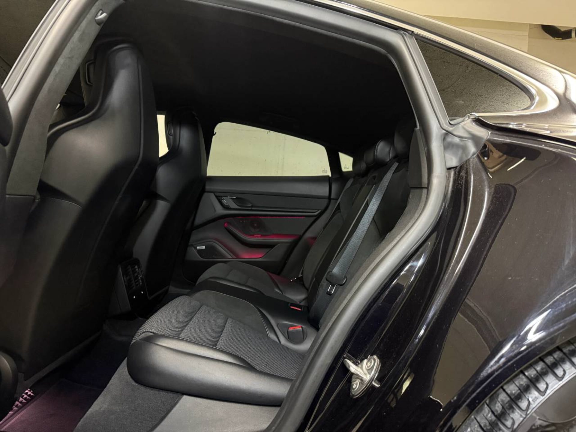 PORSCHE Taycan Turbo-image-18