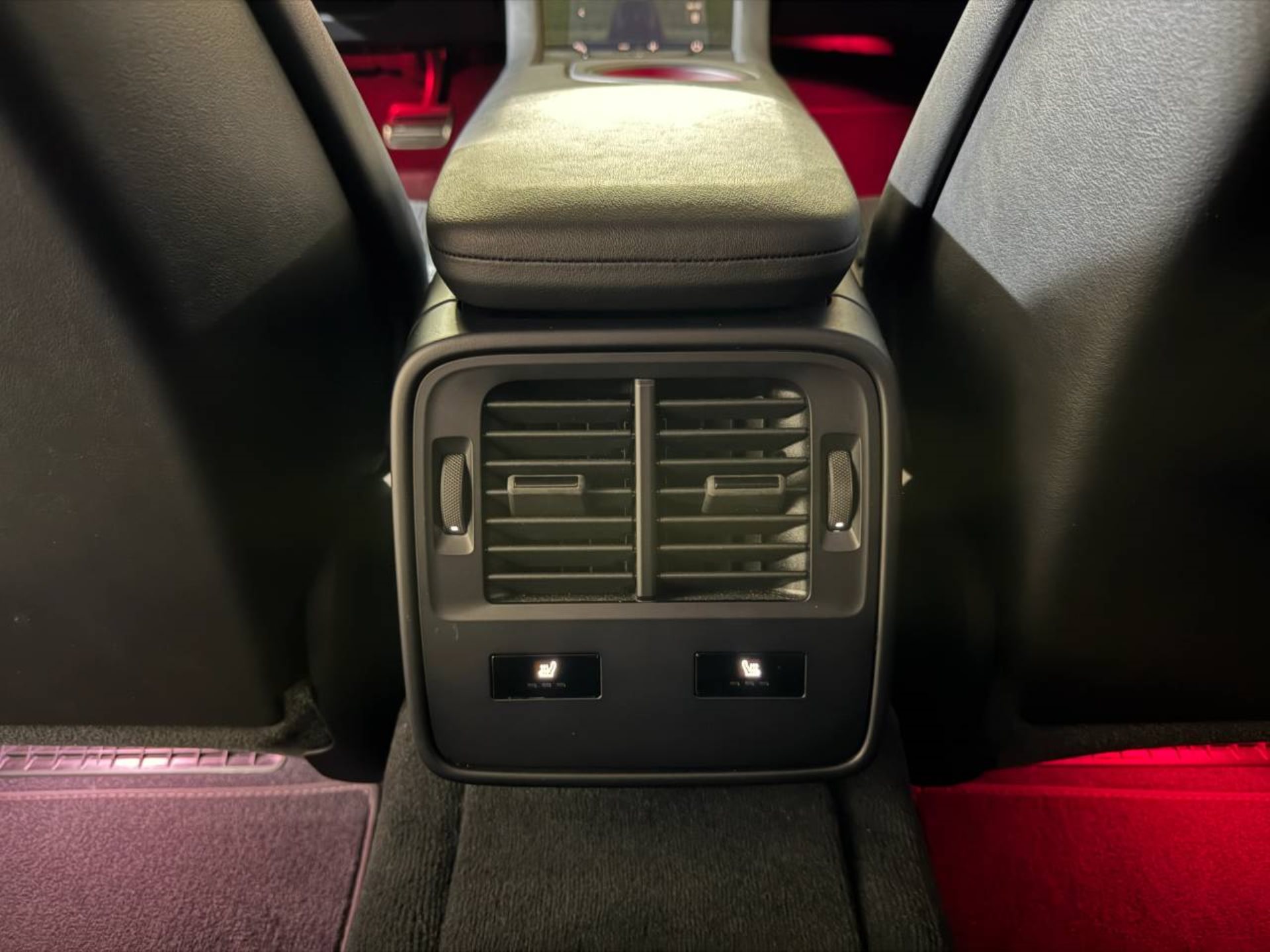 PORSCHE Taycan Turbo-image-17