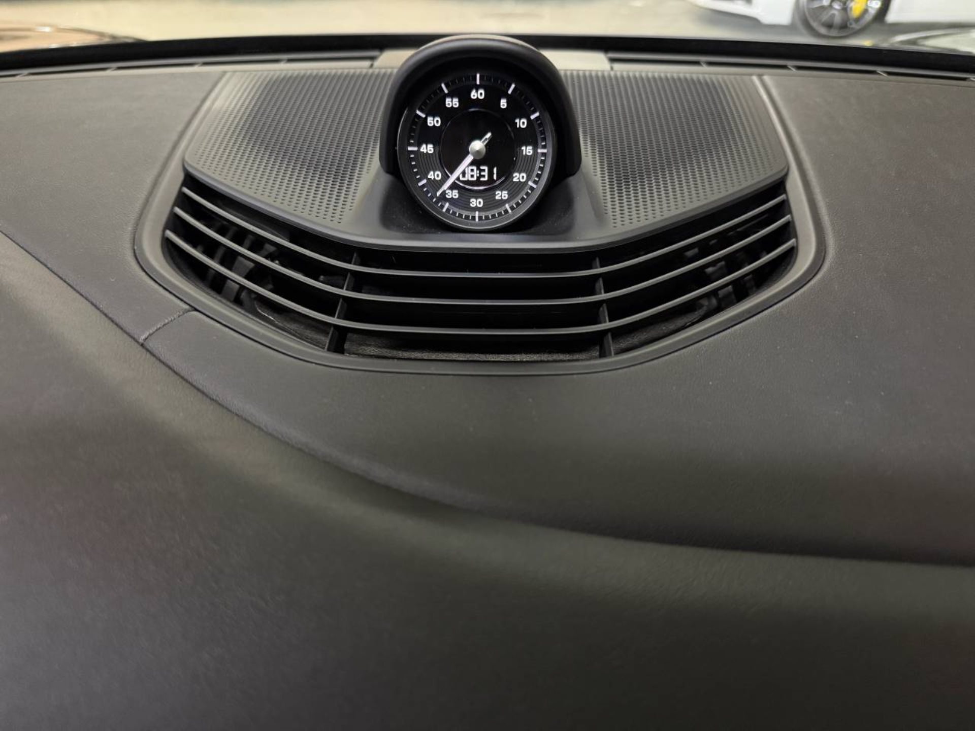 PORSCHE Taycan Turbo-image-25
