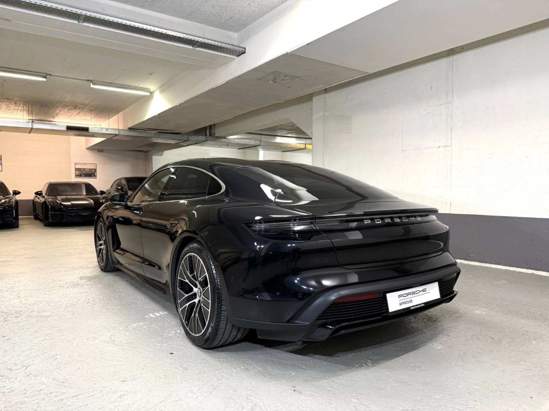PORSCHE Taycan Turbo-image-2