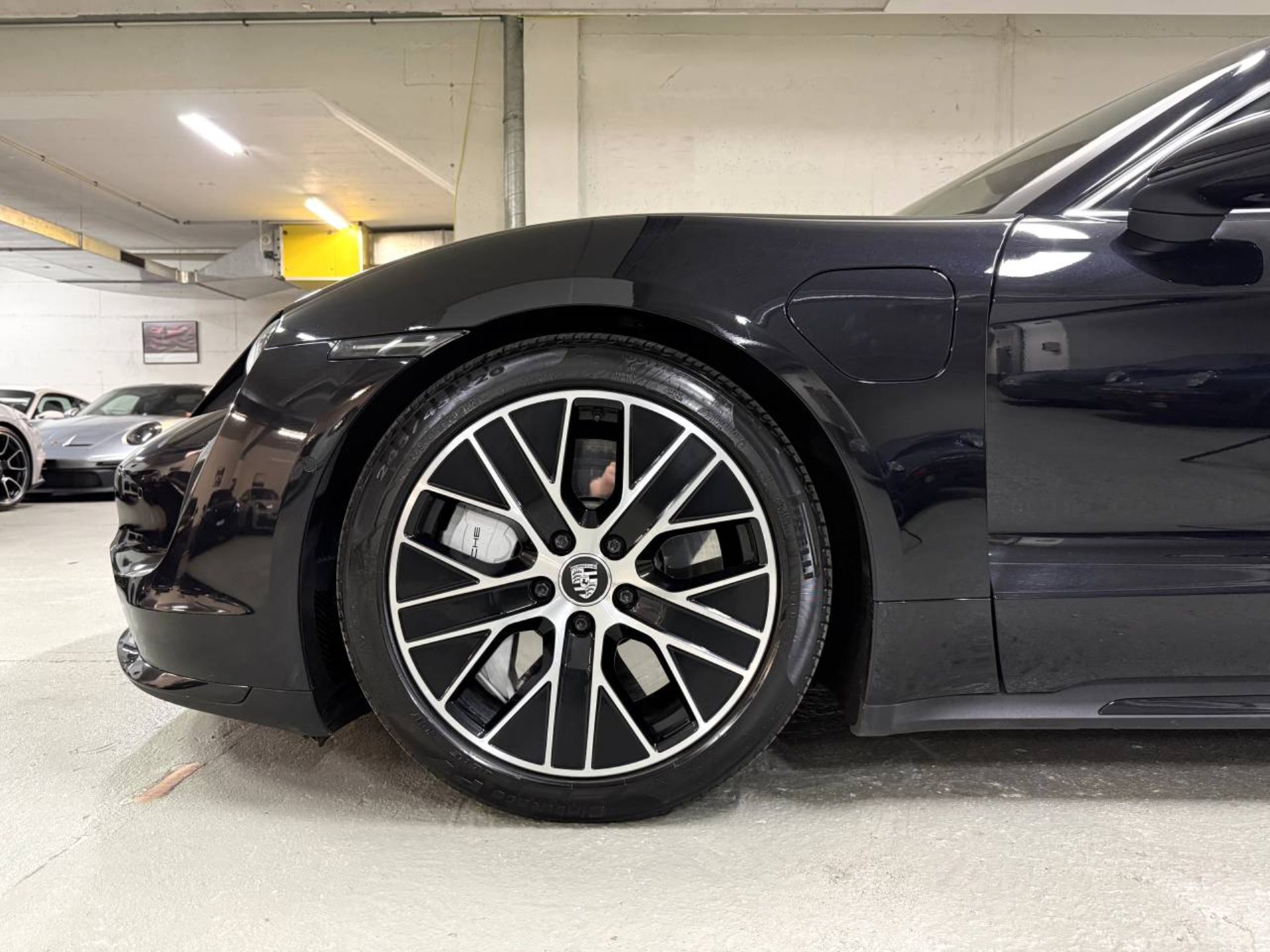 PORSCHE Taycan Turbo-image-9