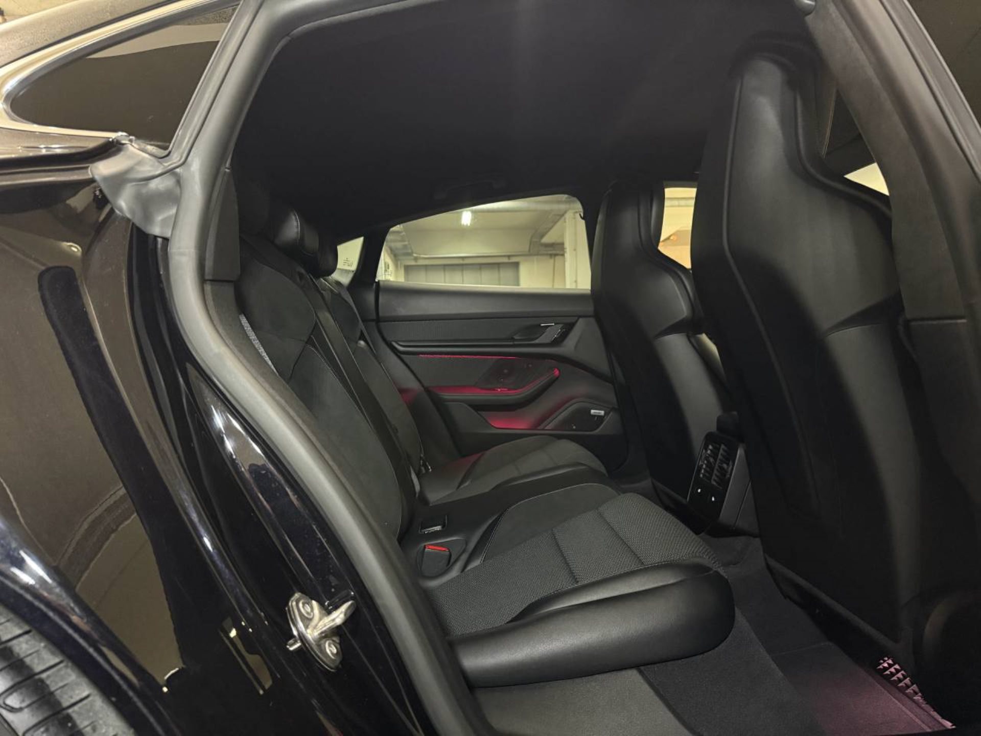 PORSCHE Taycan Turbo-image-16