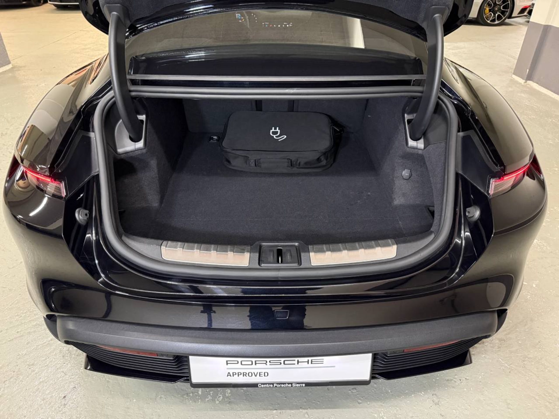 PORSCHE Taycan Turbo-image-19