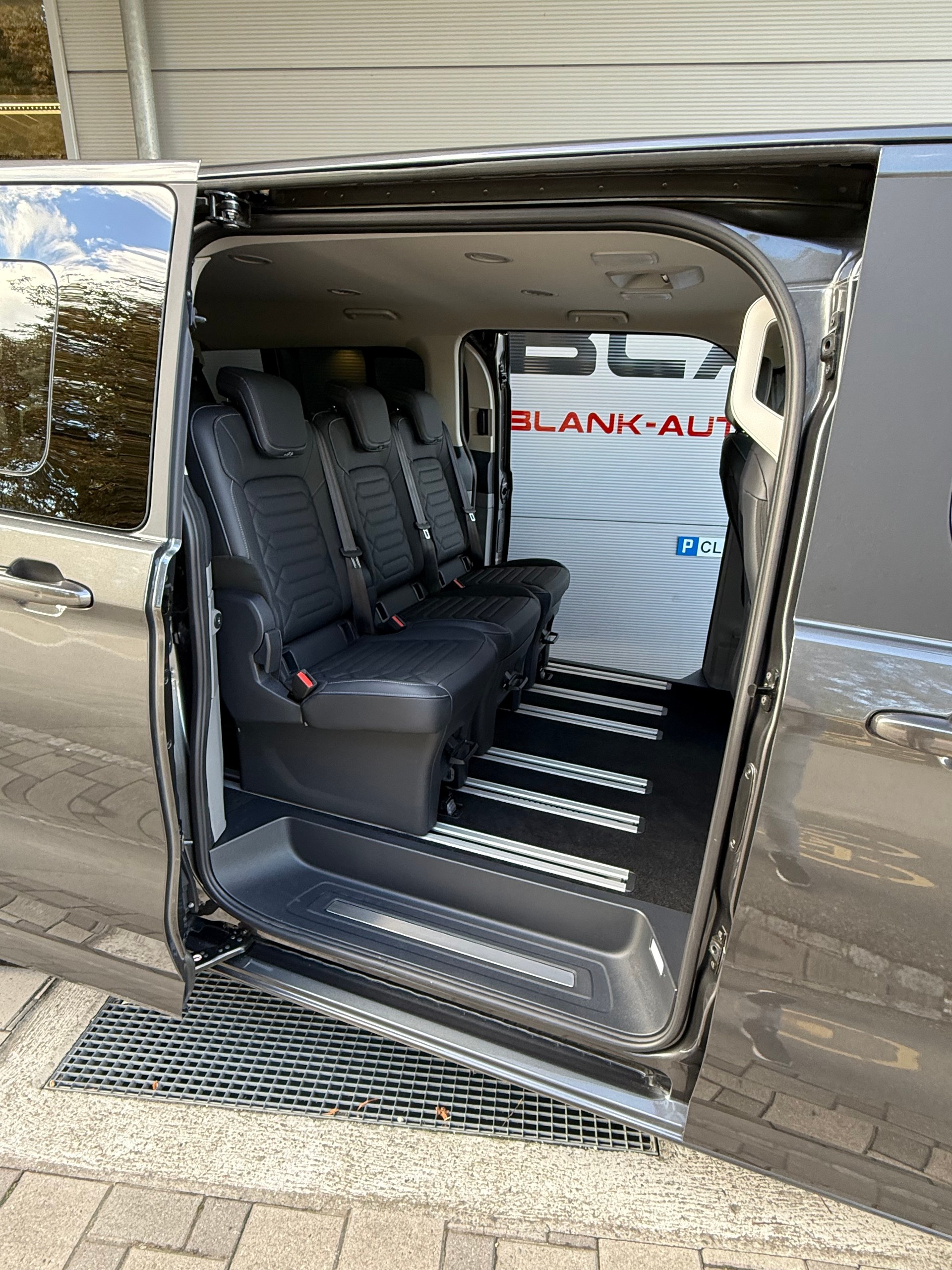 FORD Tourneo Bus 320 L2H1 TitaniumX VENDUE / VERKAUFT-image-8