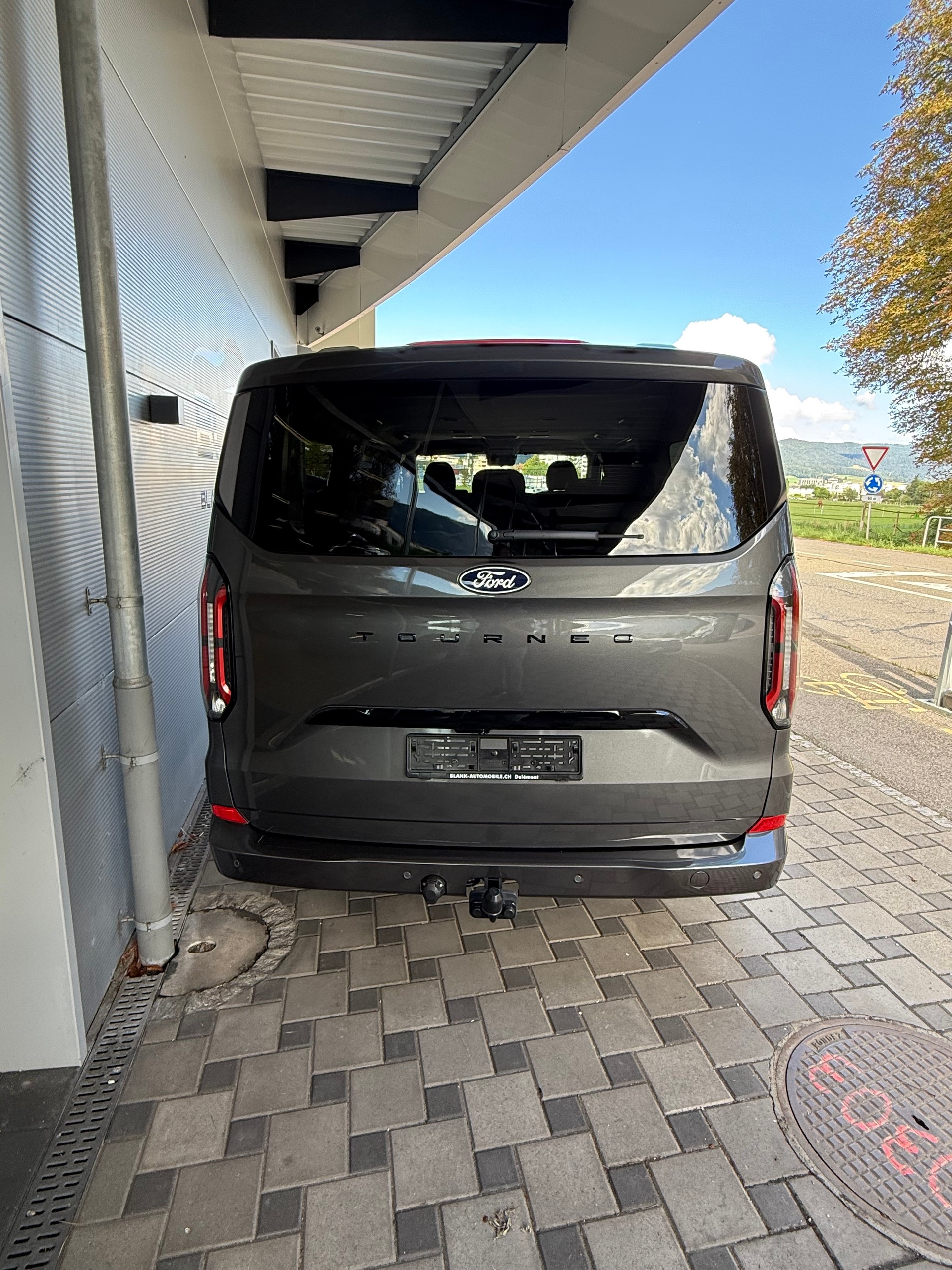 FORD Tourneo Bus 320 L2H1 TitaniumX VENDUE / VERKAUFT-image-5
