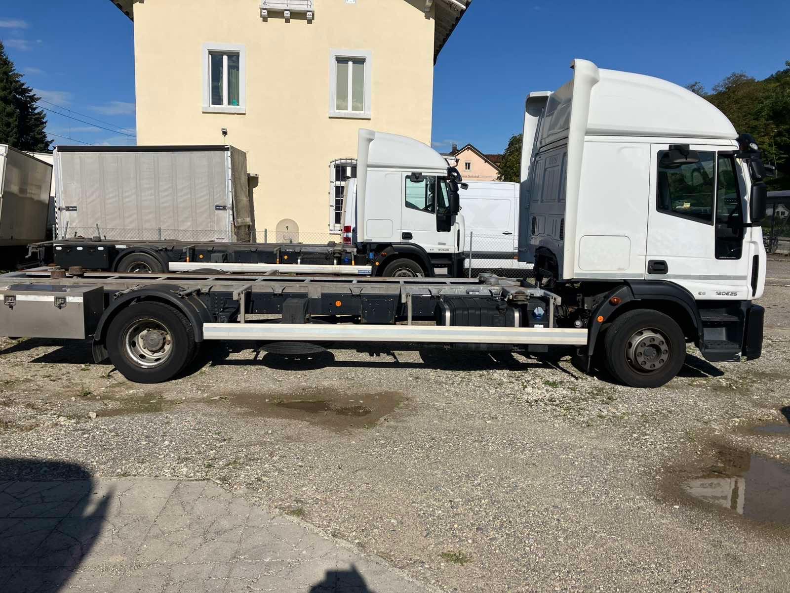 IVECO EUROCARGO-image-3