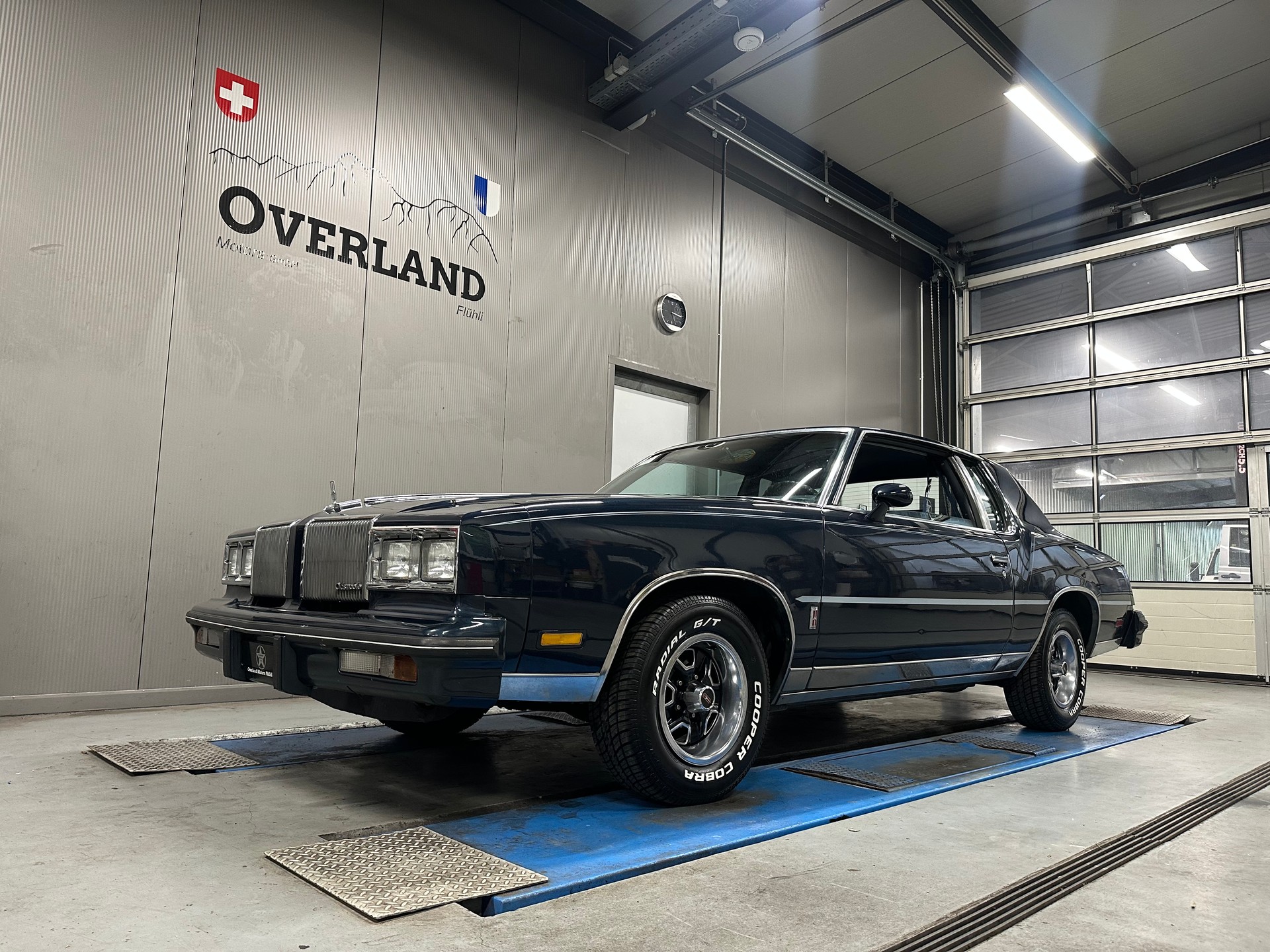 OLDSMOBILE 5.0 V8-showroom-element-2