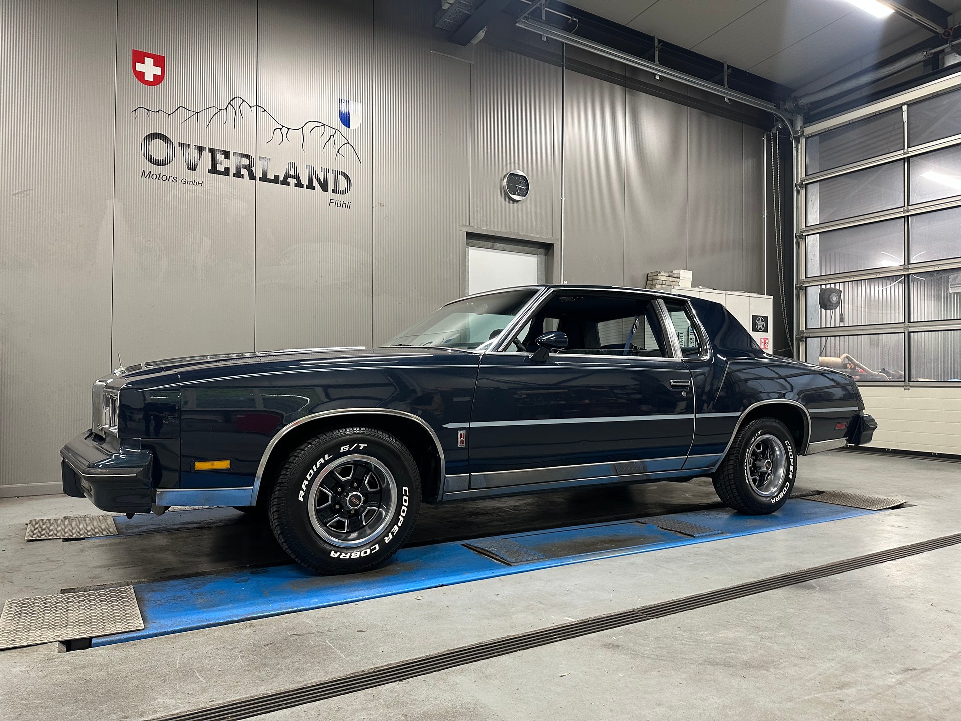 OLDSMOBILE 5.0 V8-showroom-element-3