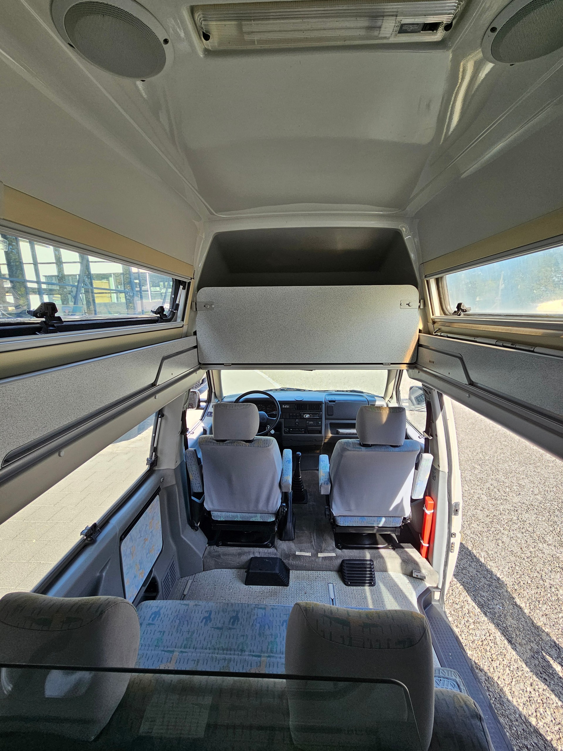VW T4 California EXCLUSIVE 2.4d-image-10