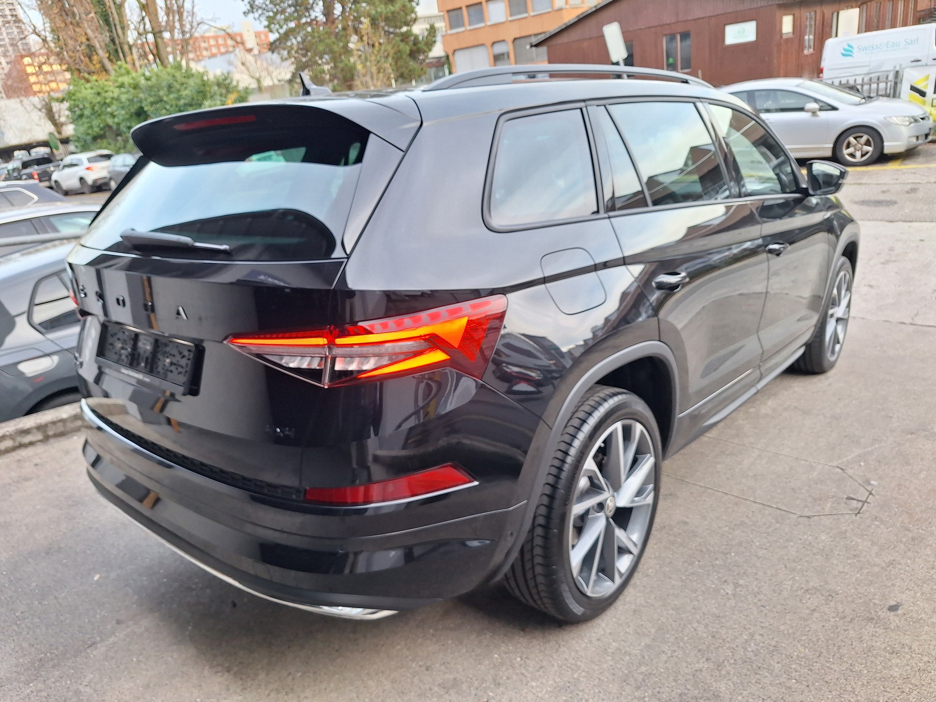 SKODA Kodiaq 2.0 TSI 4x4 SportLine-image-2