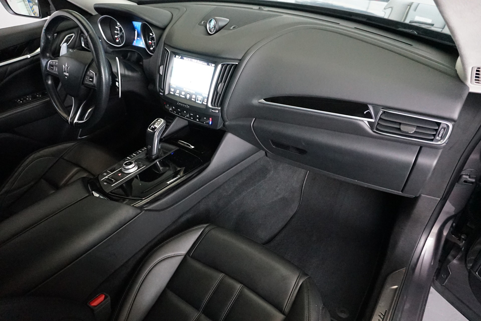 MASERATI Levante 3.0 V6 4WD GranSport Automatica-image-12
