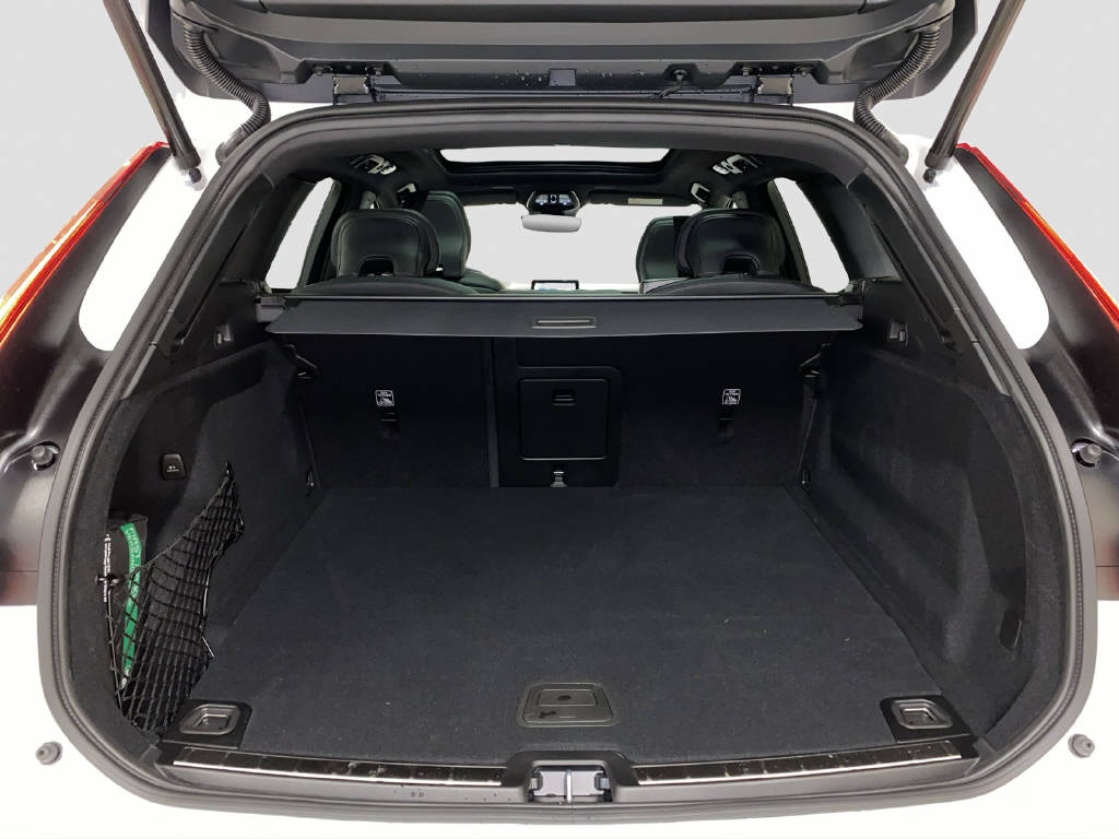 VOLVO XC60 2.0 T6 TE Black Edition eAWD-image-13