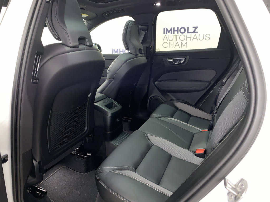 VOLVO XC60 2.0 T6 TE Black Edition eAWD-image-16